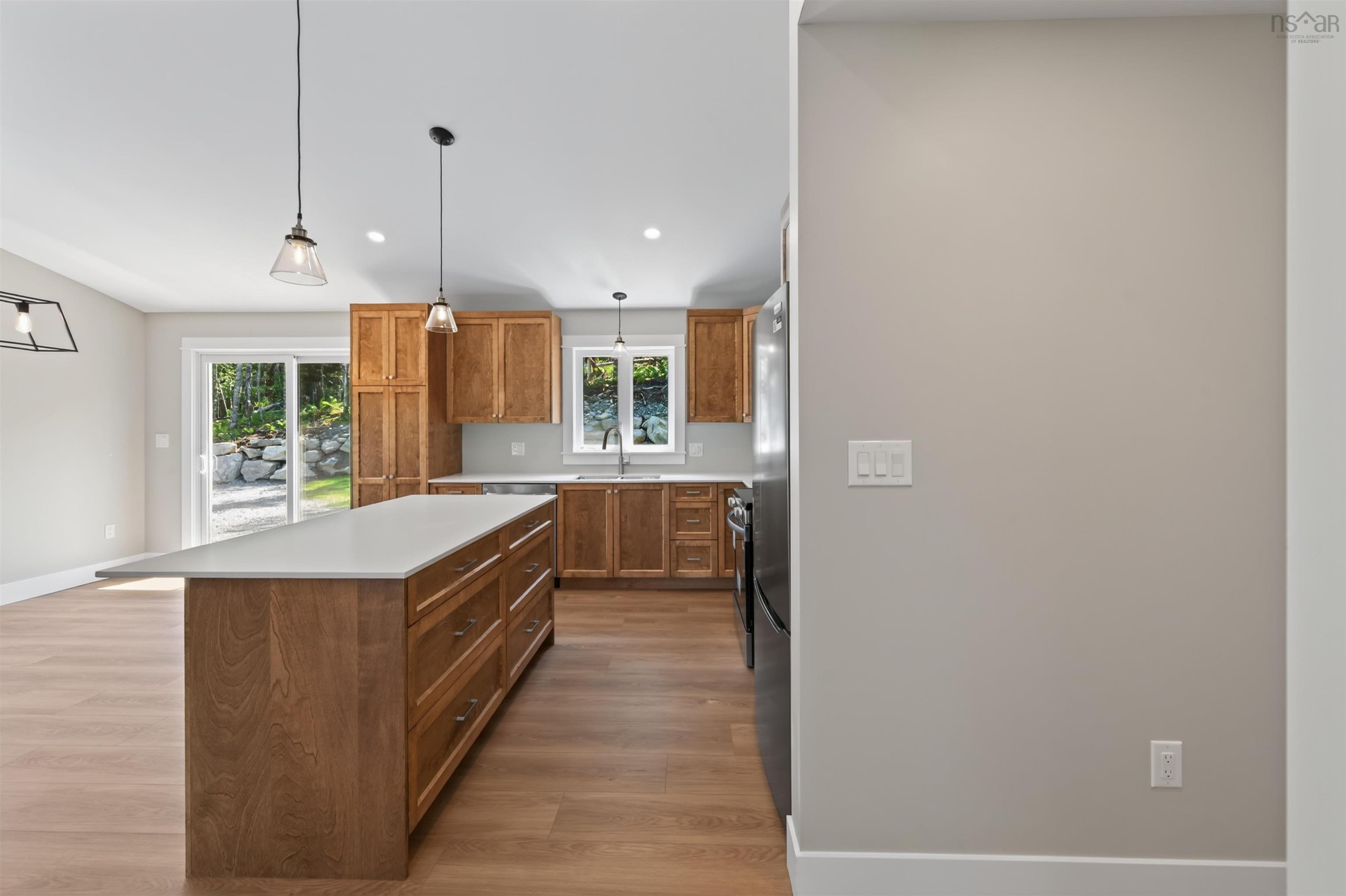 $529,900.00: 10546 Highway 7 Highway E, Oyster Pond