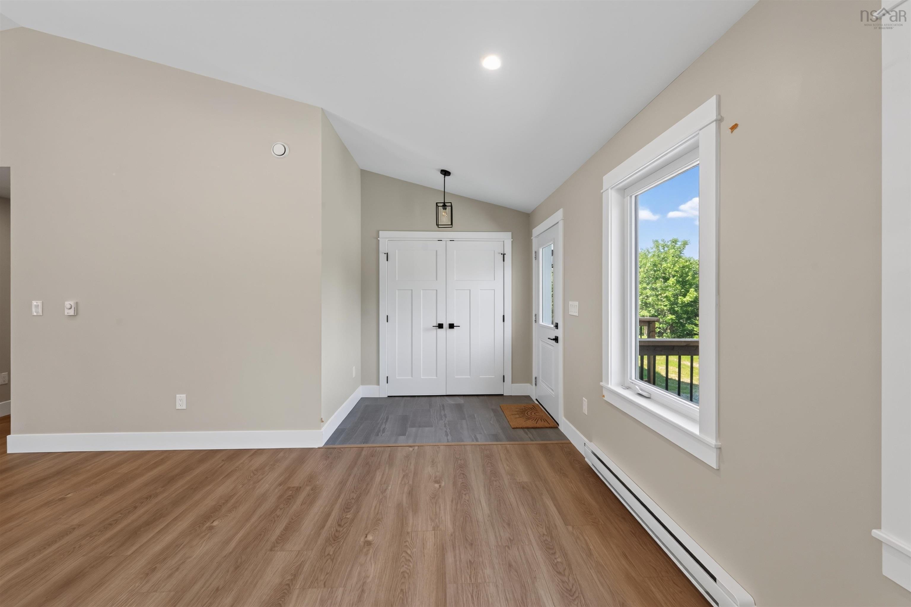 $529,900.00: 10546 Highway 7 Highway E, Oyster Pond