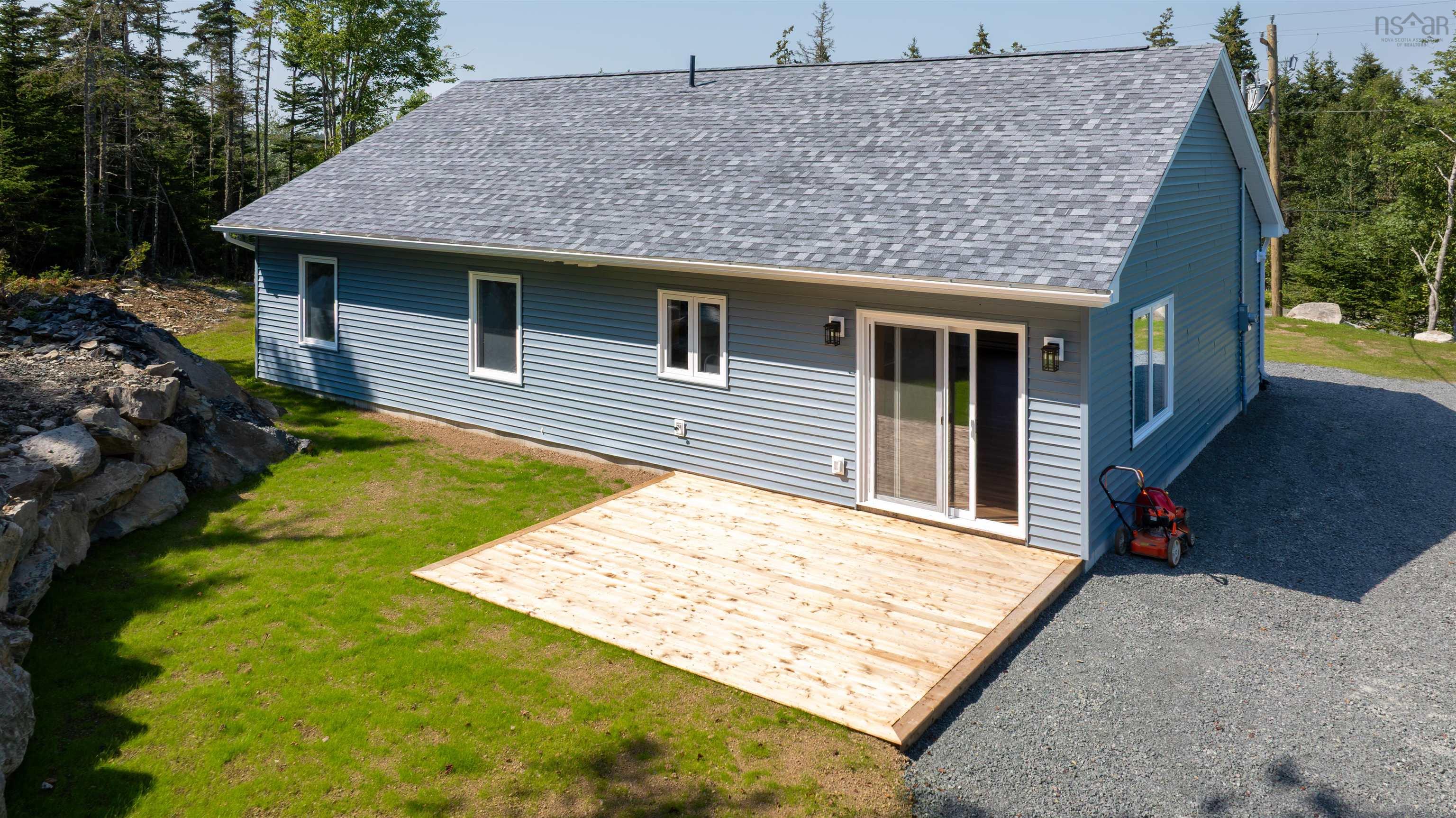 $529,900.00: 10546 Highway 7 Highway E, Oyster Pond