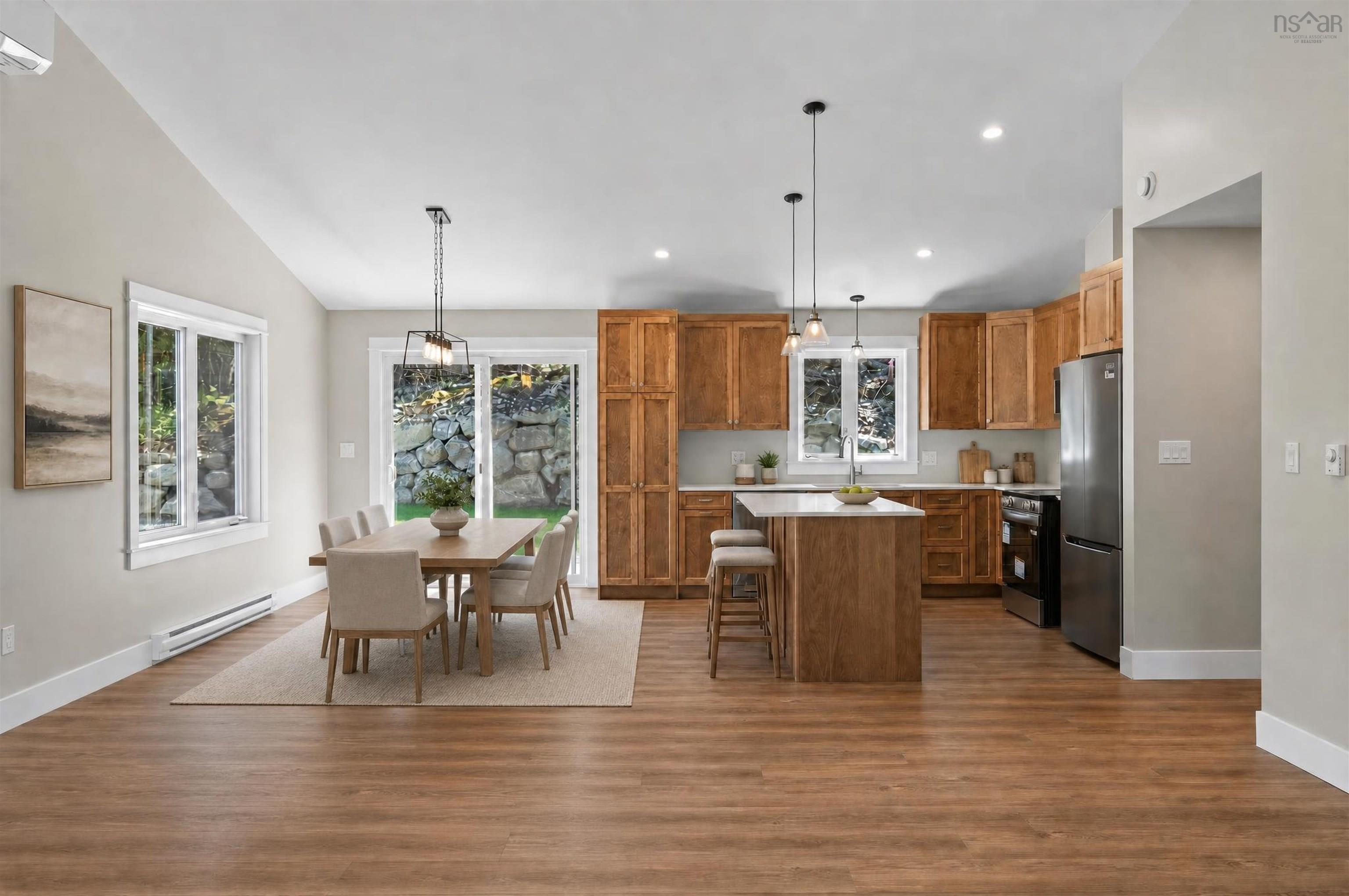 $529,900.00: 10546 Highway 7 Highway E, Oyster Pond