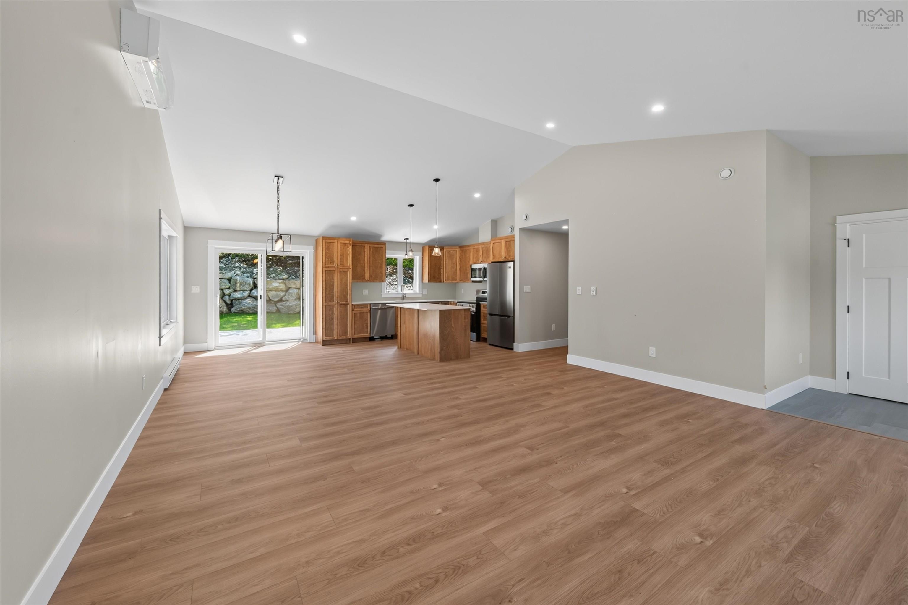 $529,900.00: 10546 Highway 7 Highway E, Oyster Pond