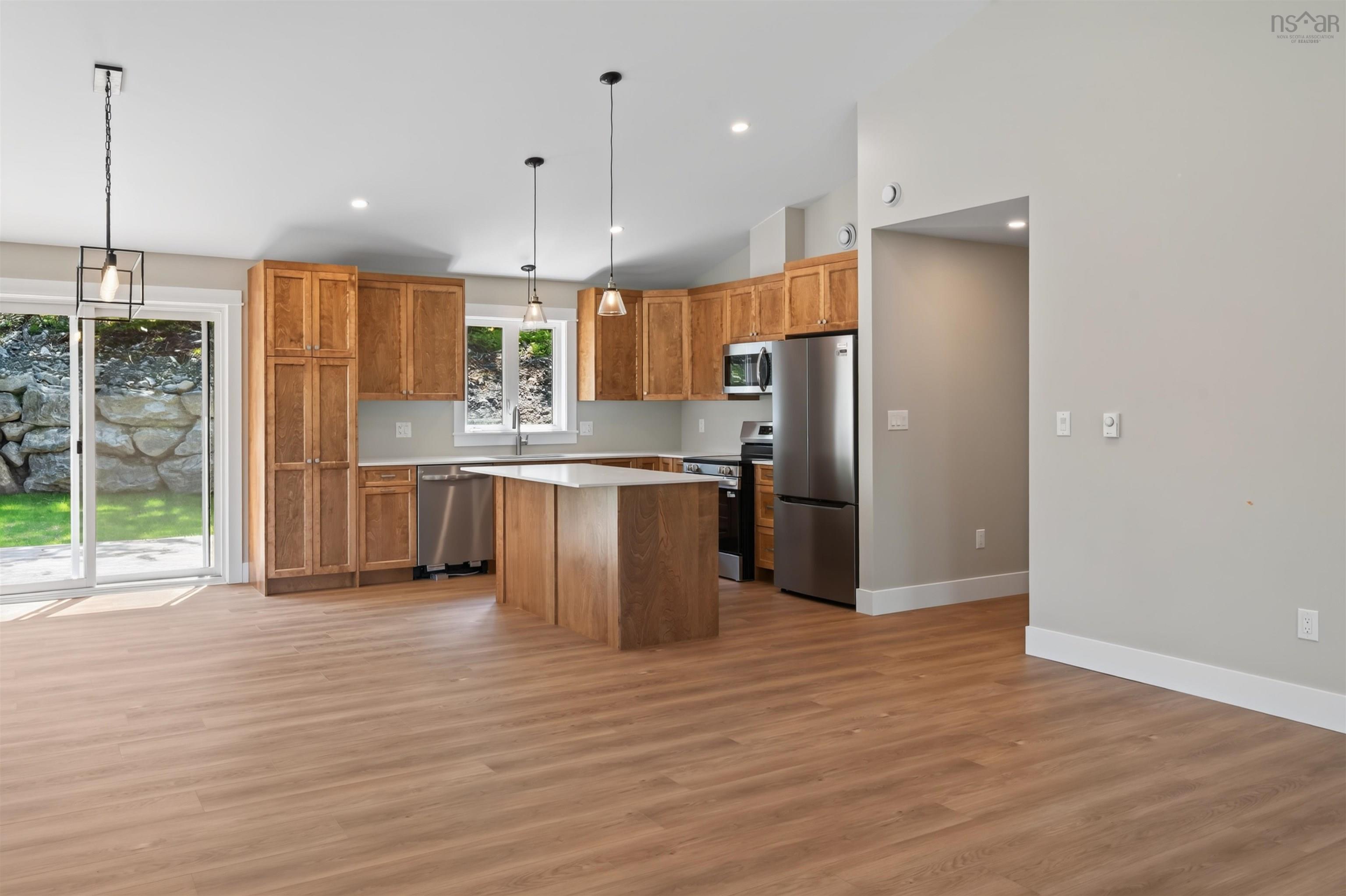 $529,900.00: 10546 Highway 7 Highway E, Oyster Pond