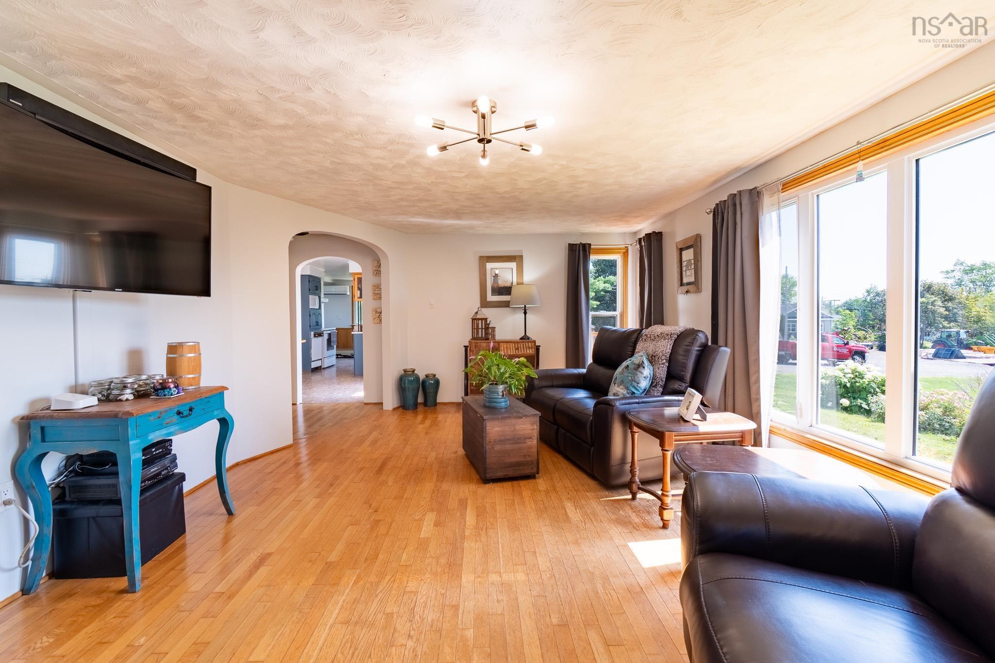 $339,900.00: 6055 Highway 12, North Alton
