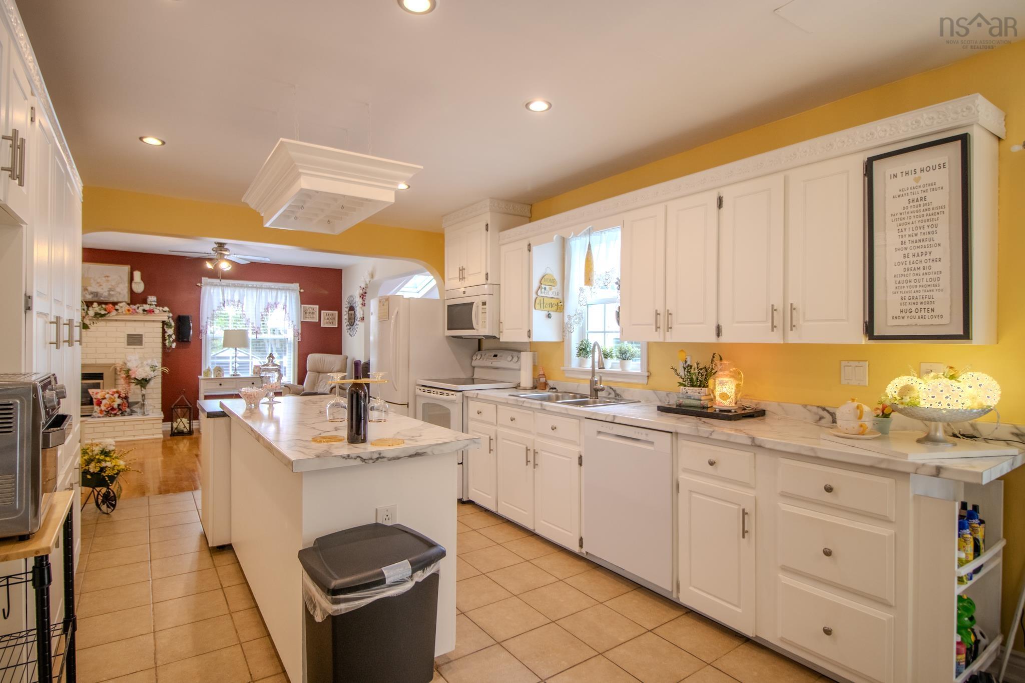 $529,000.00: 215 Evergreen Drive, Sydney