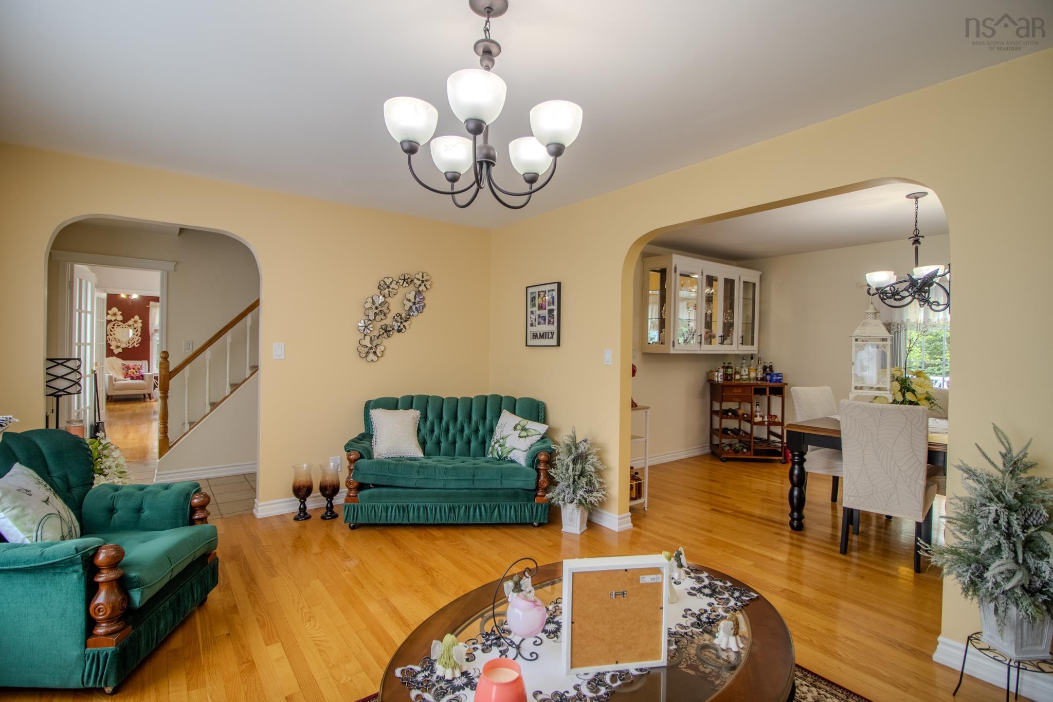 $529,000.00: 215 Evergreen Drive, Sydney