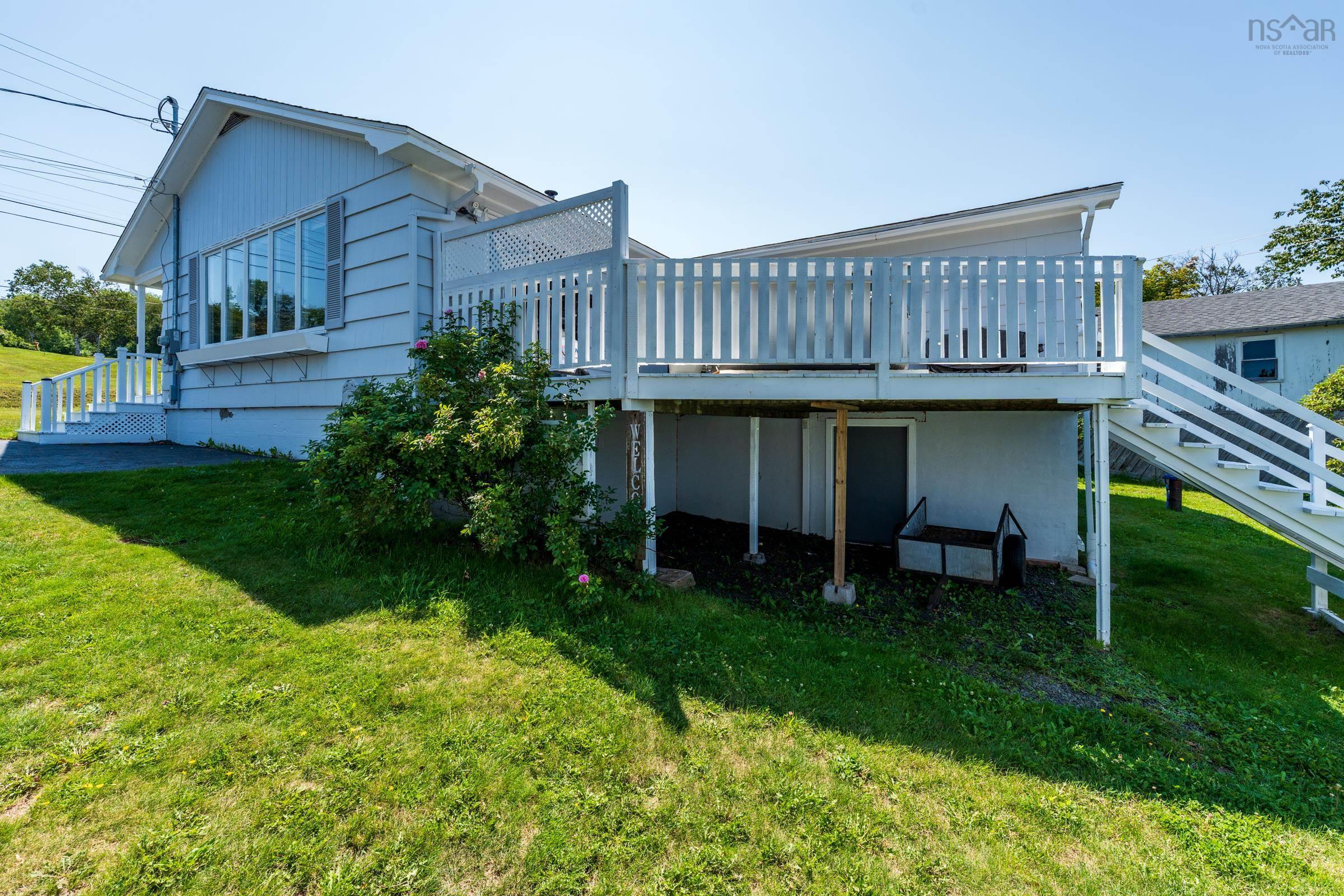 $324,900.00: 3739 Shore Road W, Hillsburn