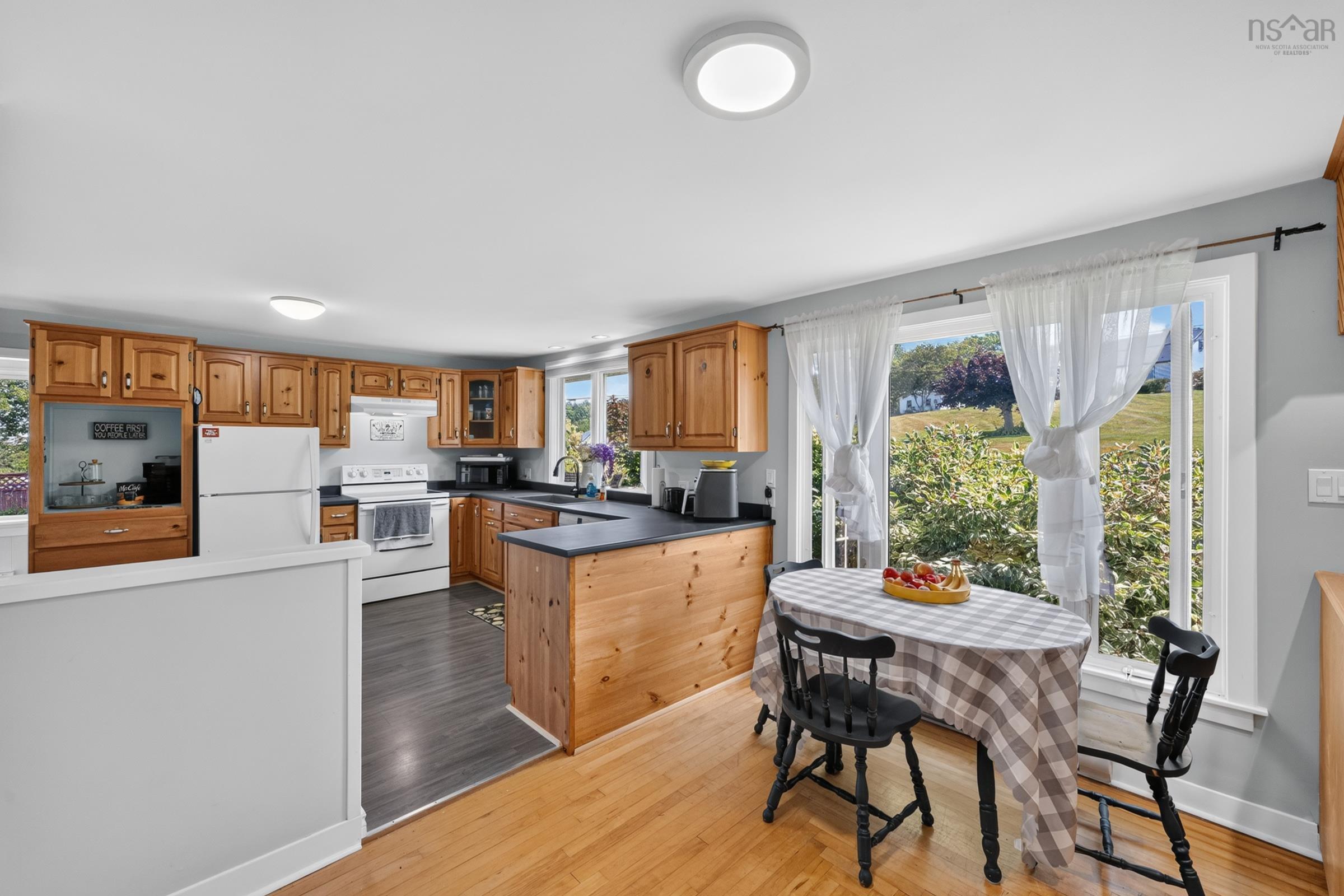 $324,900.00: 3739 Shore Road W, Hillsburn