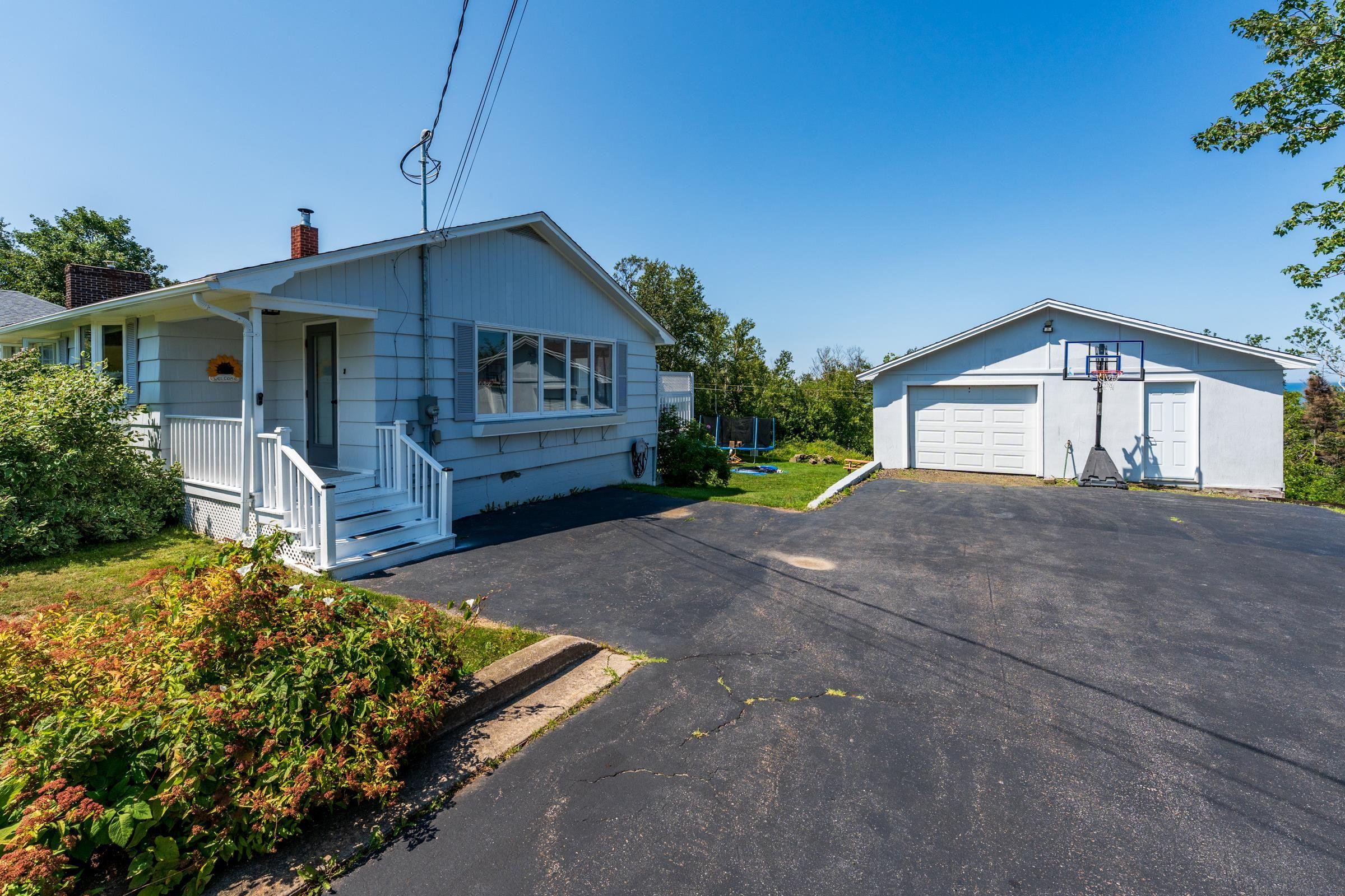 $324,900.00: 3739 Shore Road W, Hillsburn
