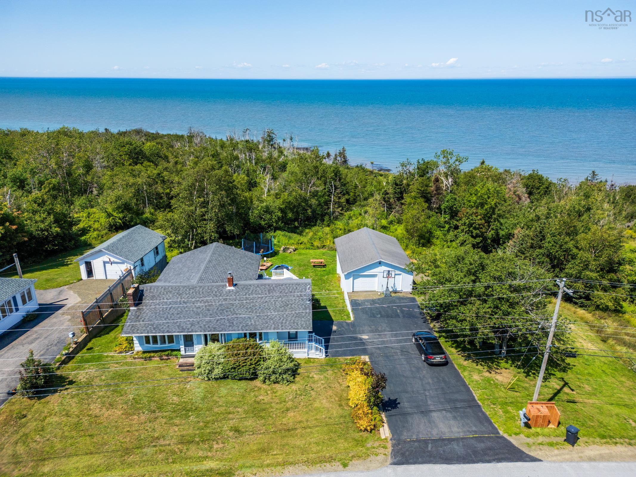 $324,900.00: 3739 Shore Road W, Hillsburn