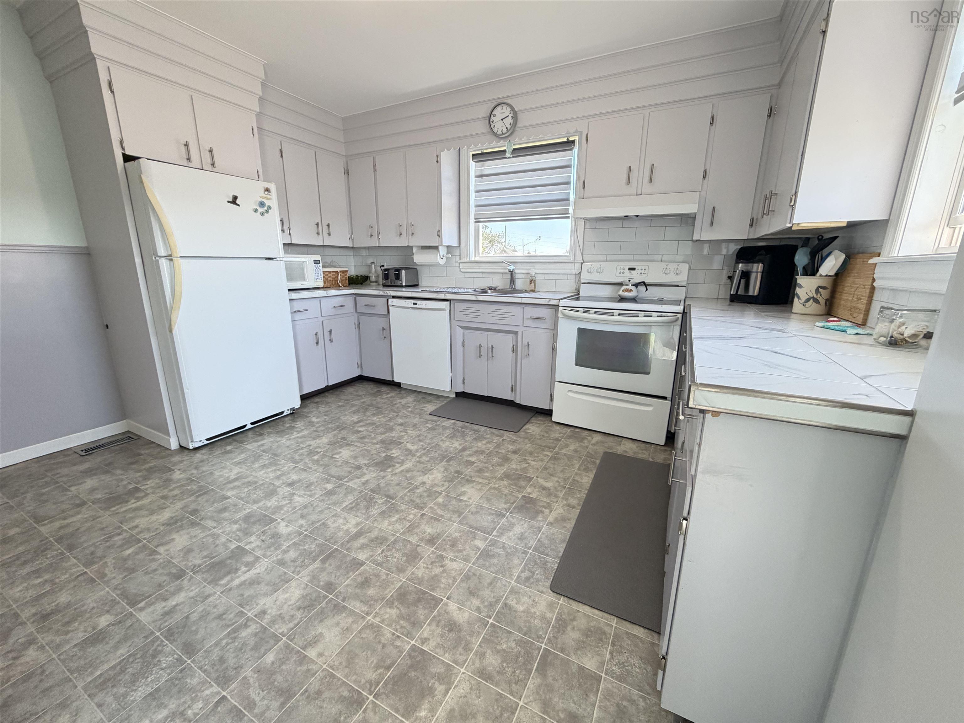 $379,900.00: 570 Little Harbour Road, Little Harbour