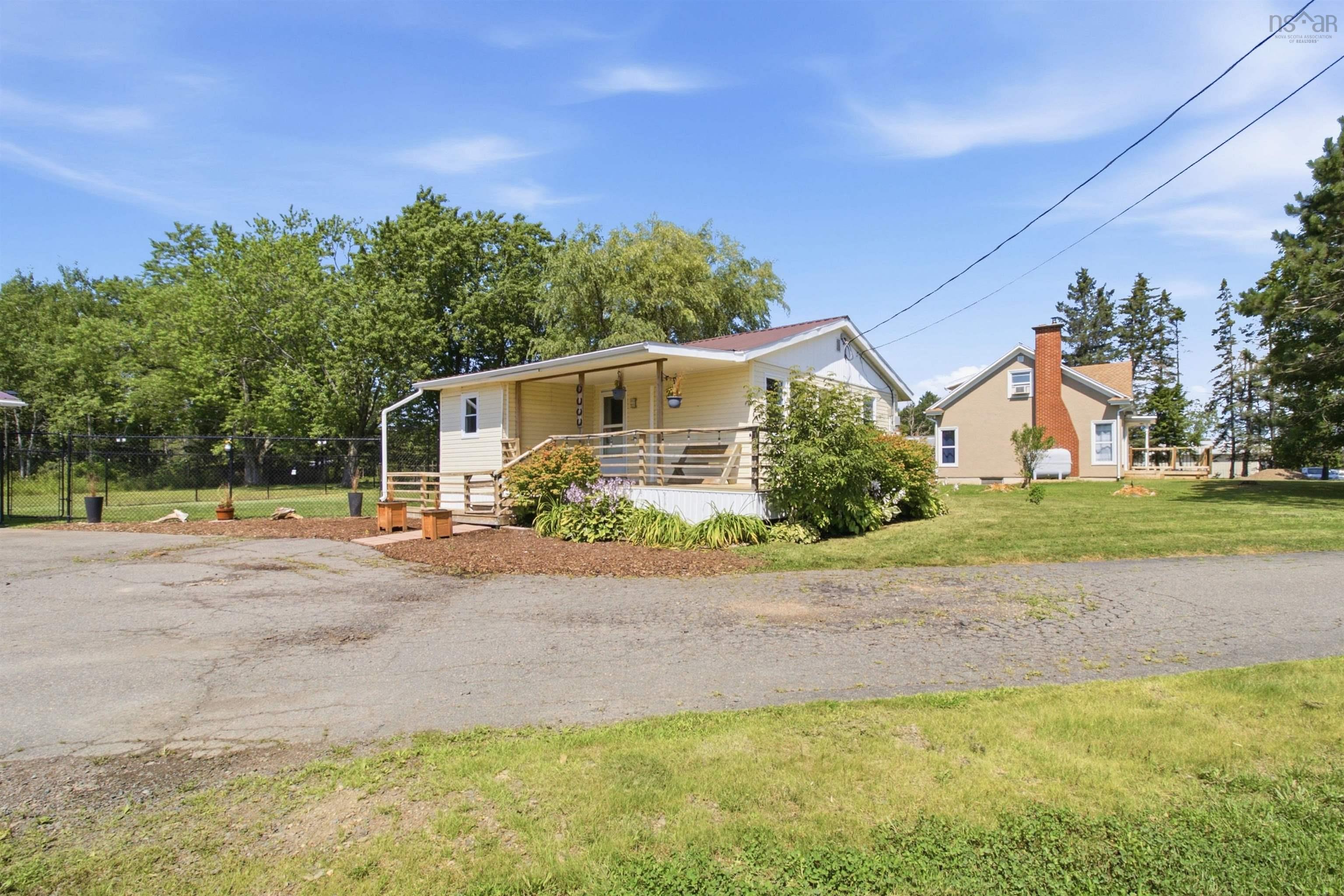 $279,900.00: 1096 Highway 2, Hilden