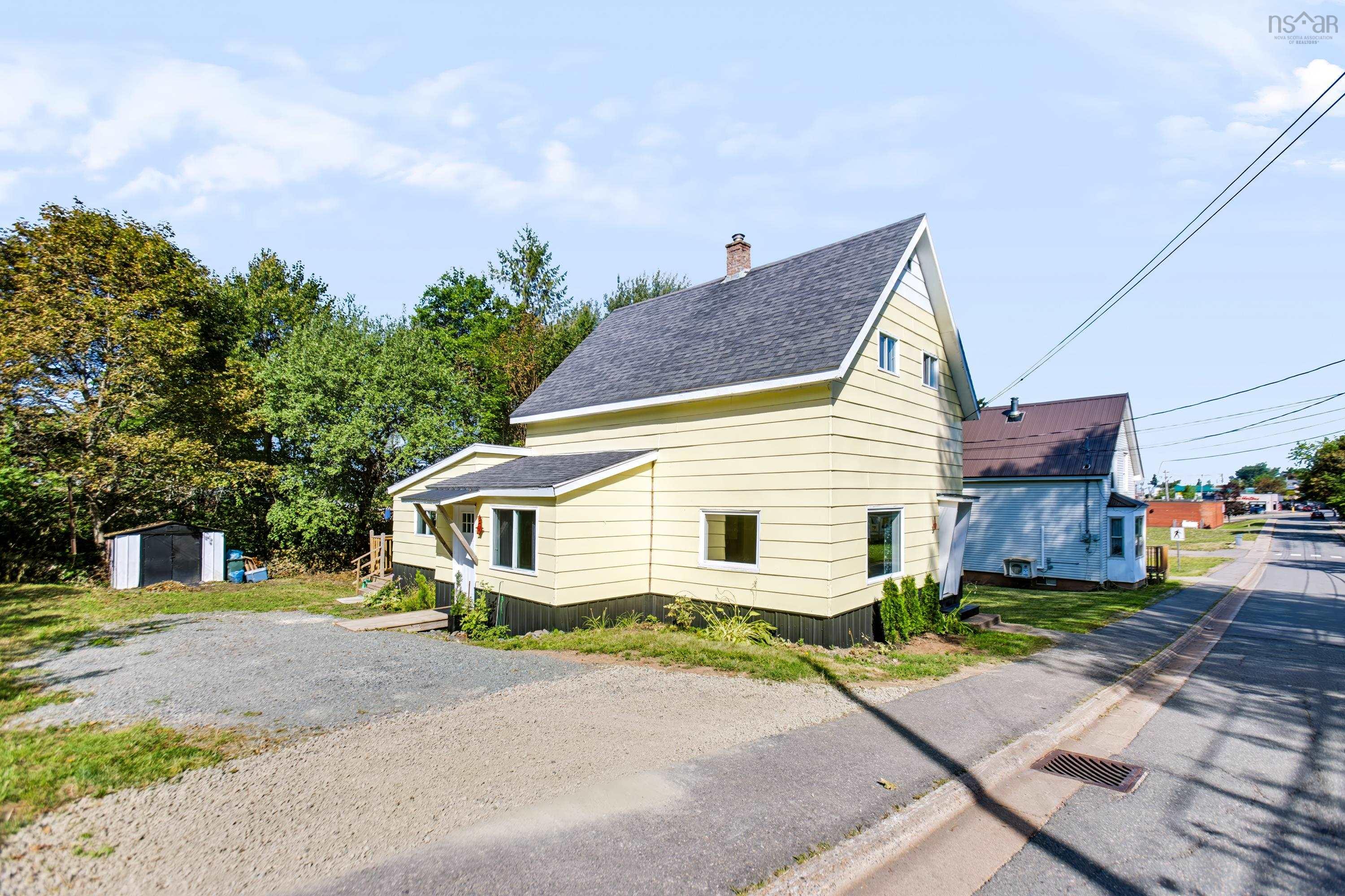 $184,900.00: 37 Church Street, Springhill