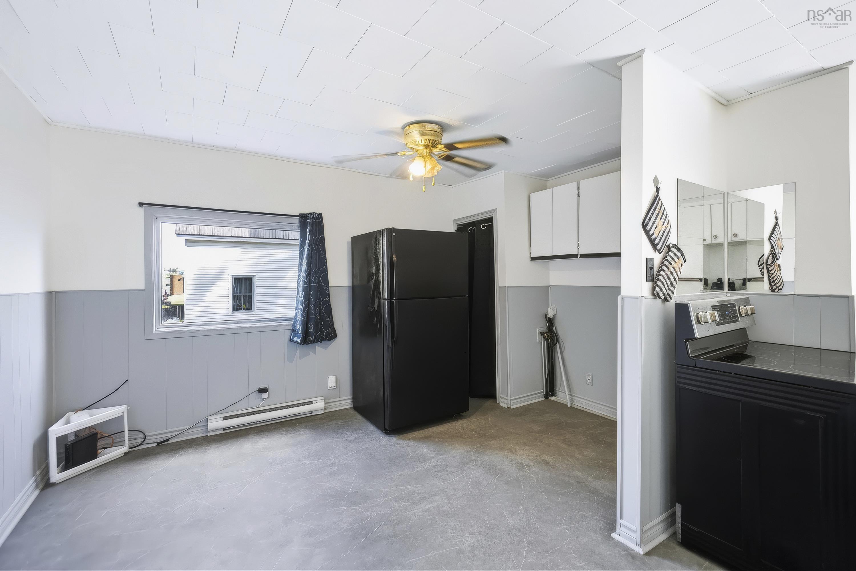 $184,900.00: 37 Church Street, Springhill