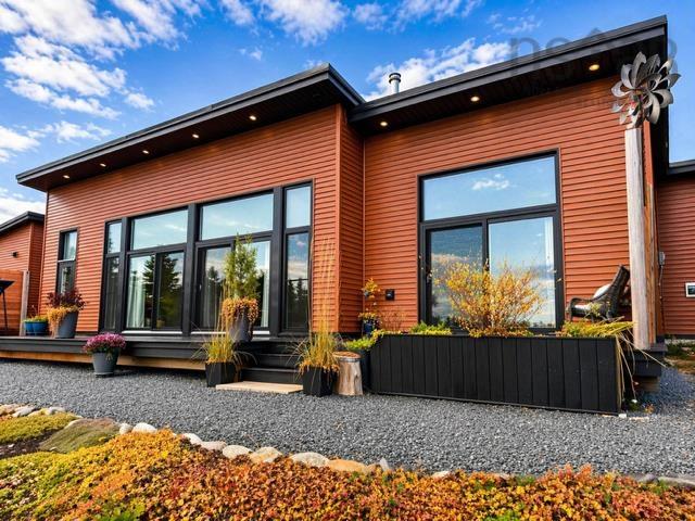 $649,900.00: 110 Kaakwogook Way, Clam Bay