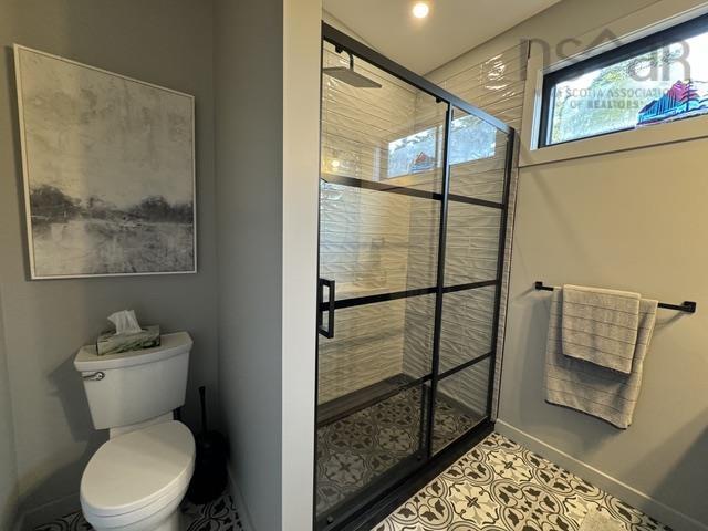 $649,900.00: 110 Kaakwogook Way, Clam Bay