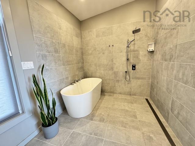 $649,900.00: 110 Kaakwogook Way, Clam Bay