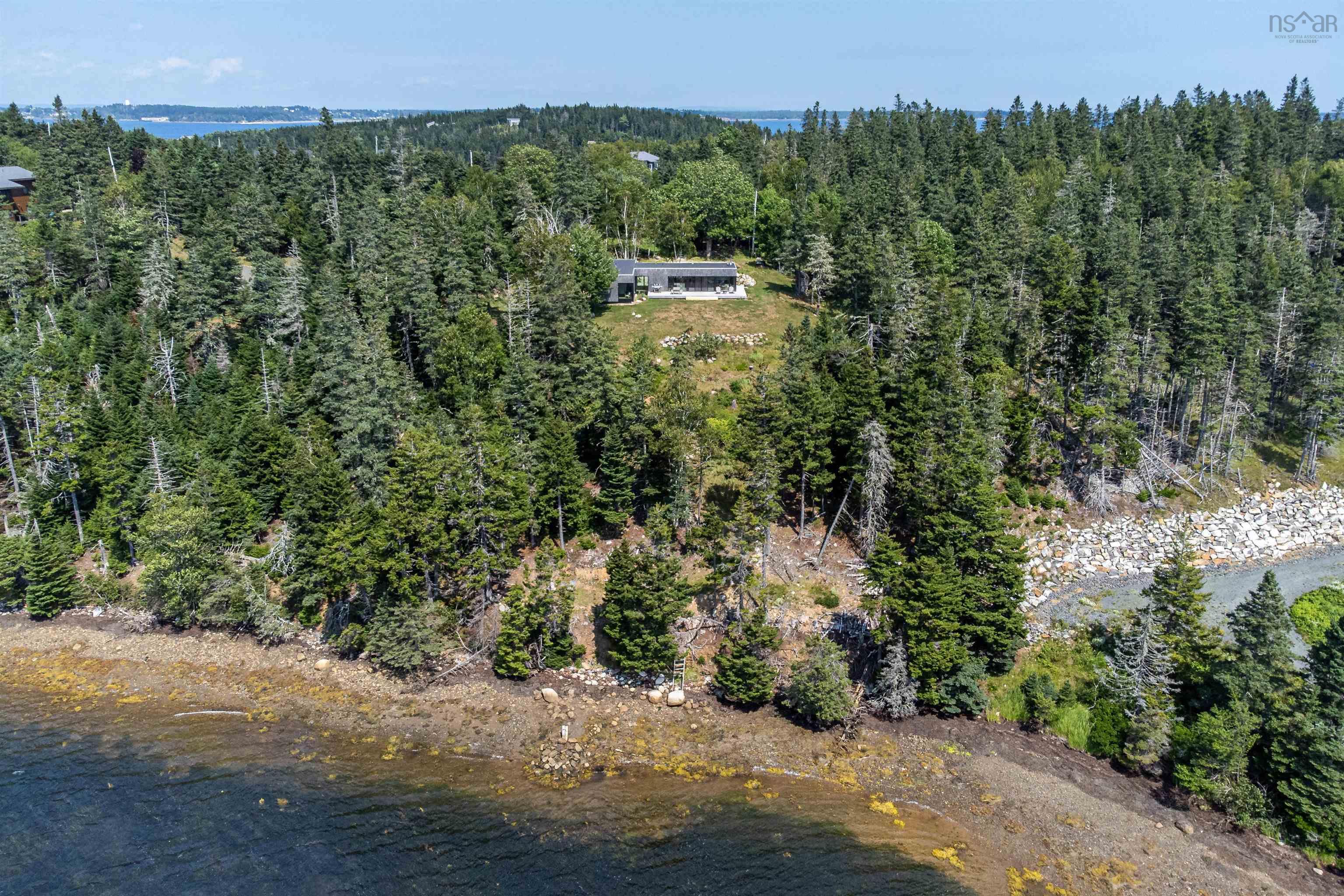 $879,000.00: 143 South Cove Drive, Feltzen South