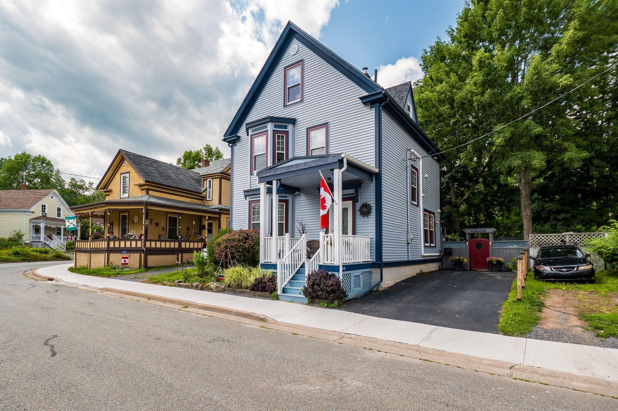$414,900.00: 344 Gray Street, Windsor