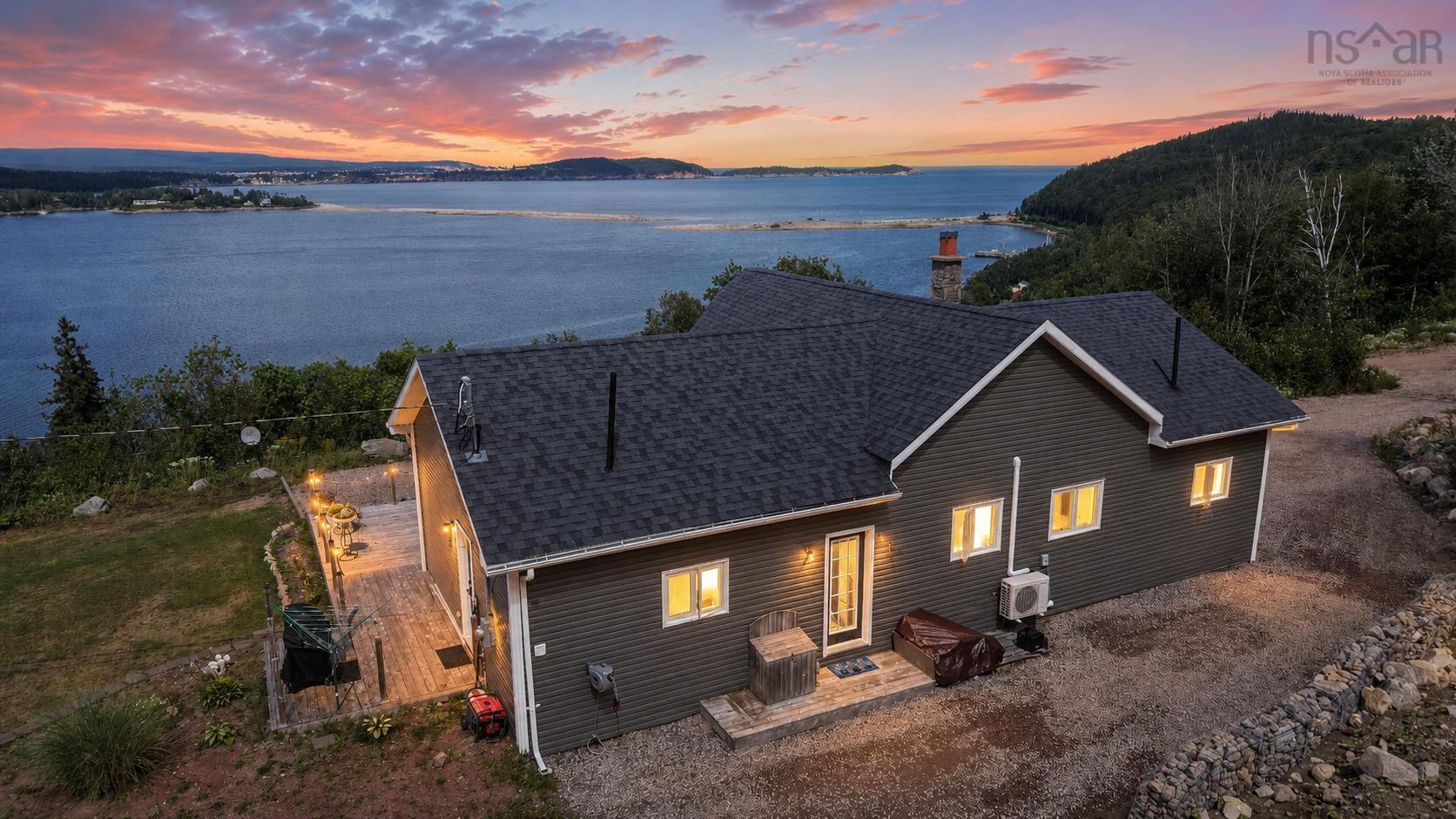 $589,000.00: 39132 Cabot Trail, Ingonish Ferry