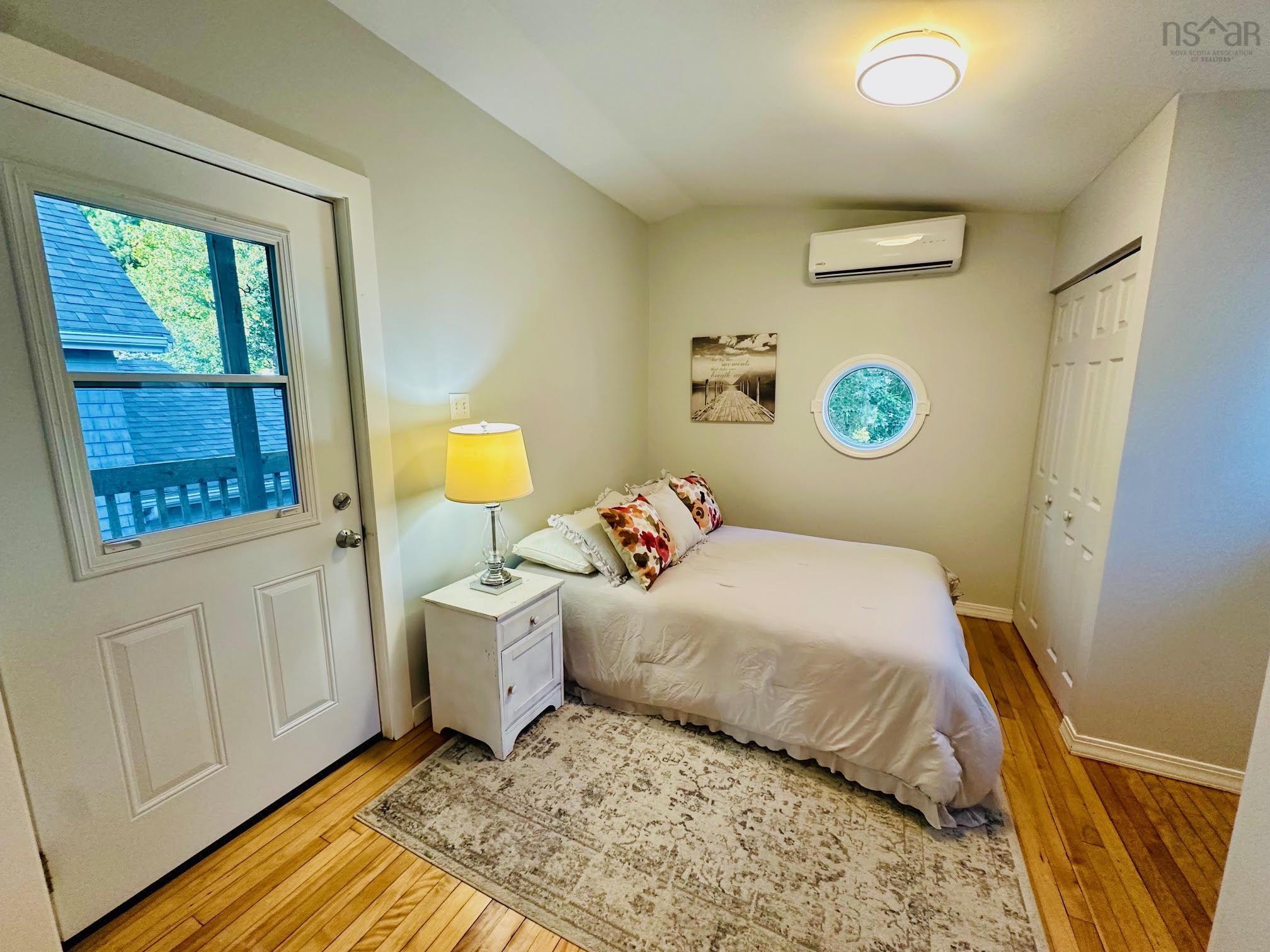 $798,000.00: 2079 & 2081 Poplar Street, Halifax