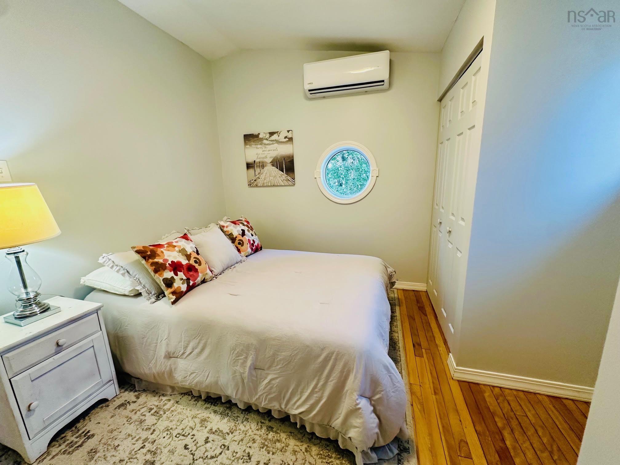 $798,000.00: 2079 & 2081 Poplar Street, Halifax