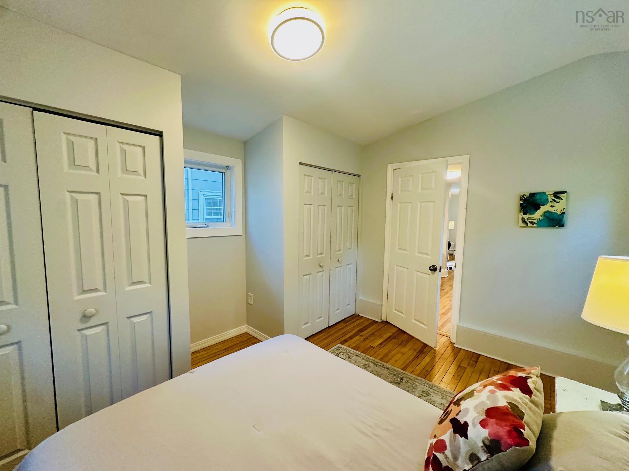 $798,000.00: 2079 & 2081 Poplar Street, Halifax