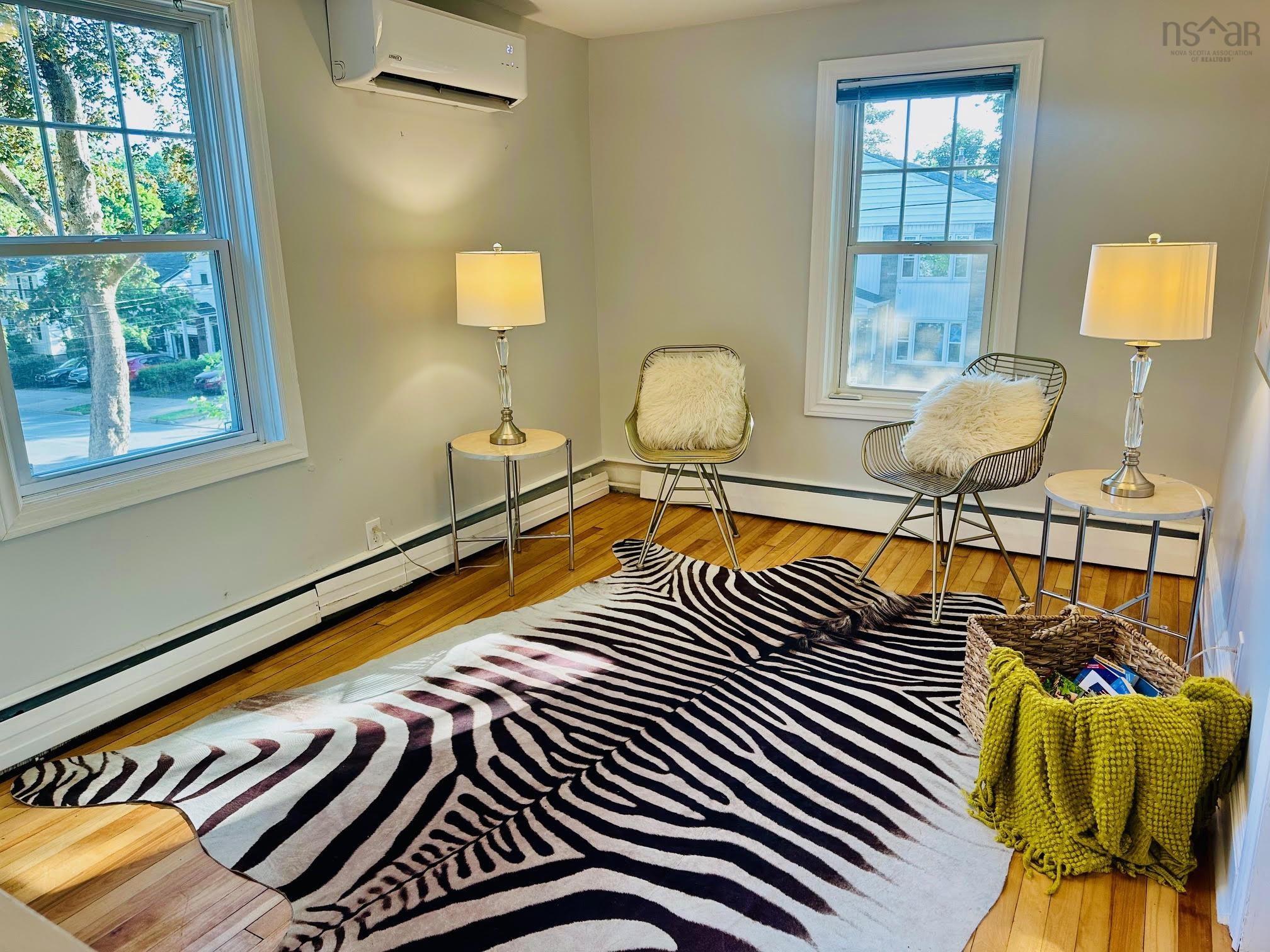 $798,000.00: 2079 & 2081 Poplar Street, Halifax