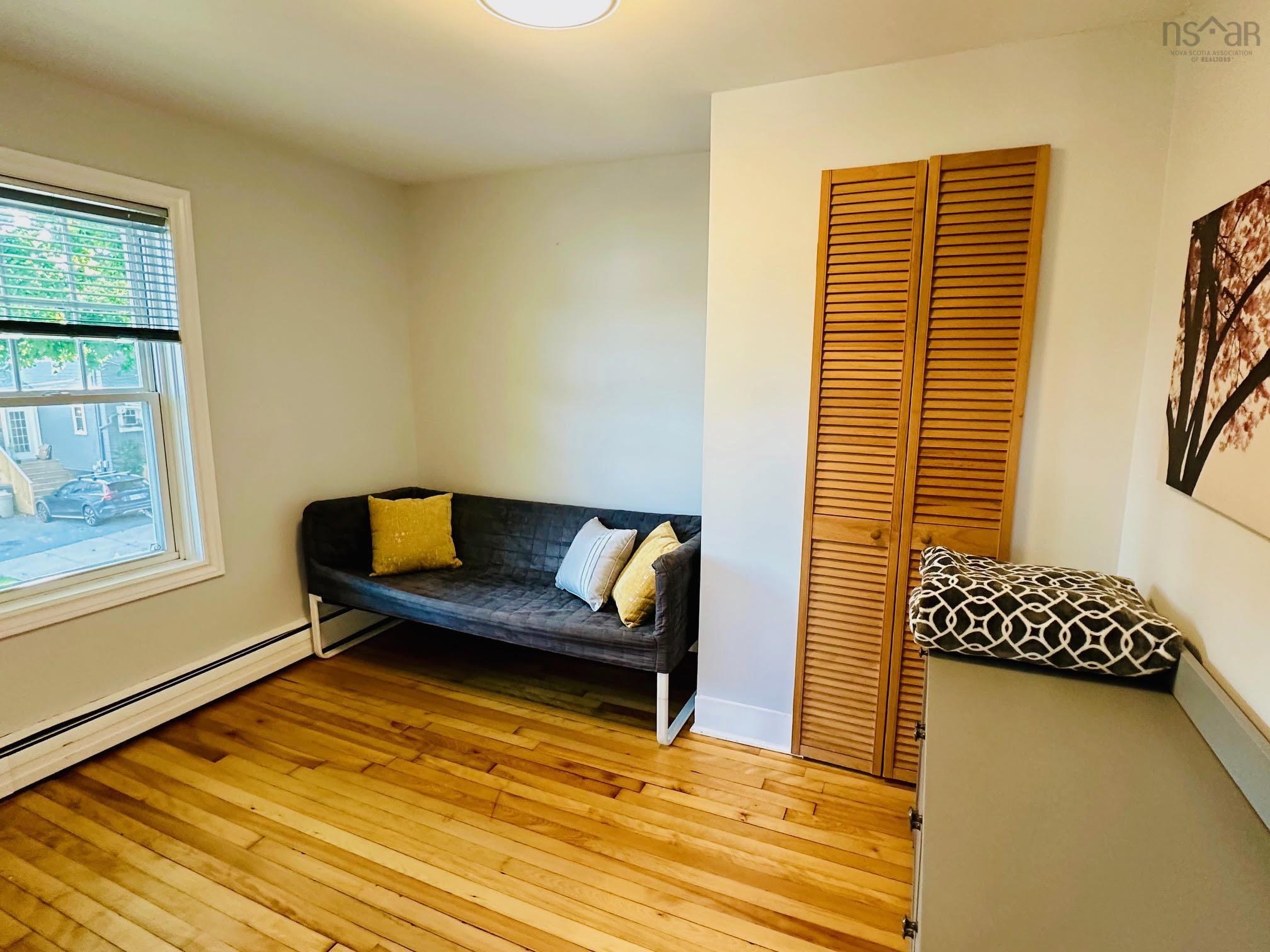$798,000.00: 2079 & 2081 Poplar Street, Halifax