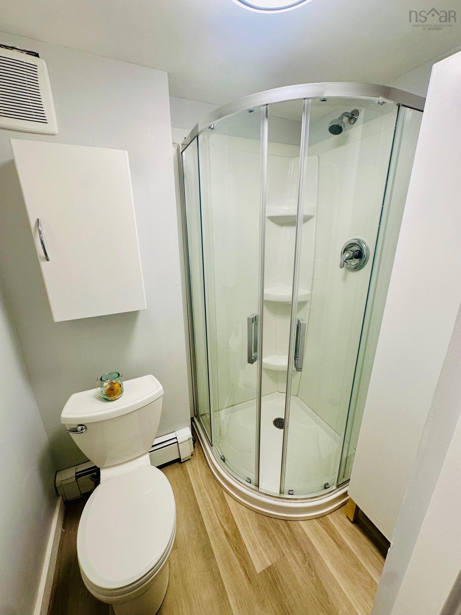 $798,000.00: 2079 & 2081 Poplar Street, Halifax