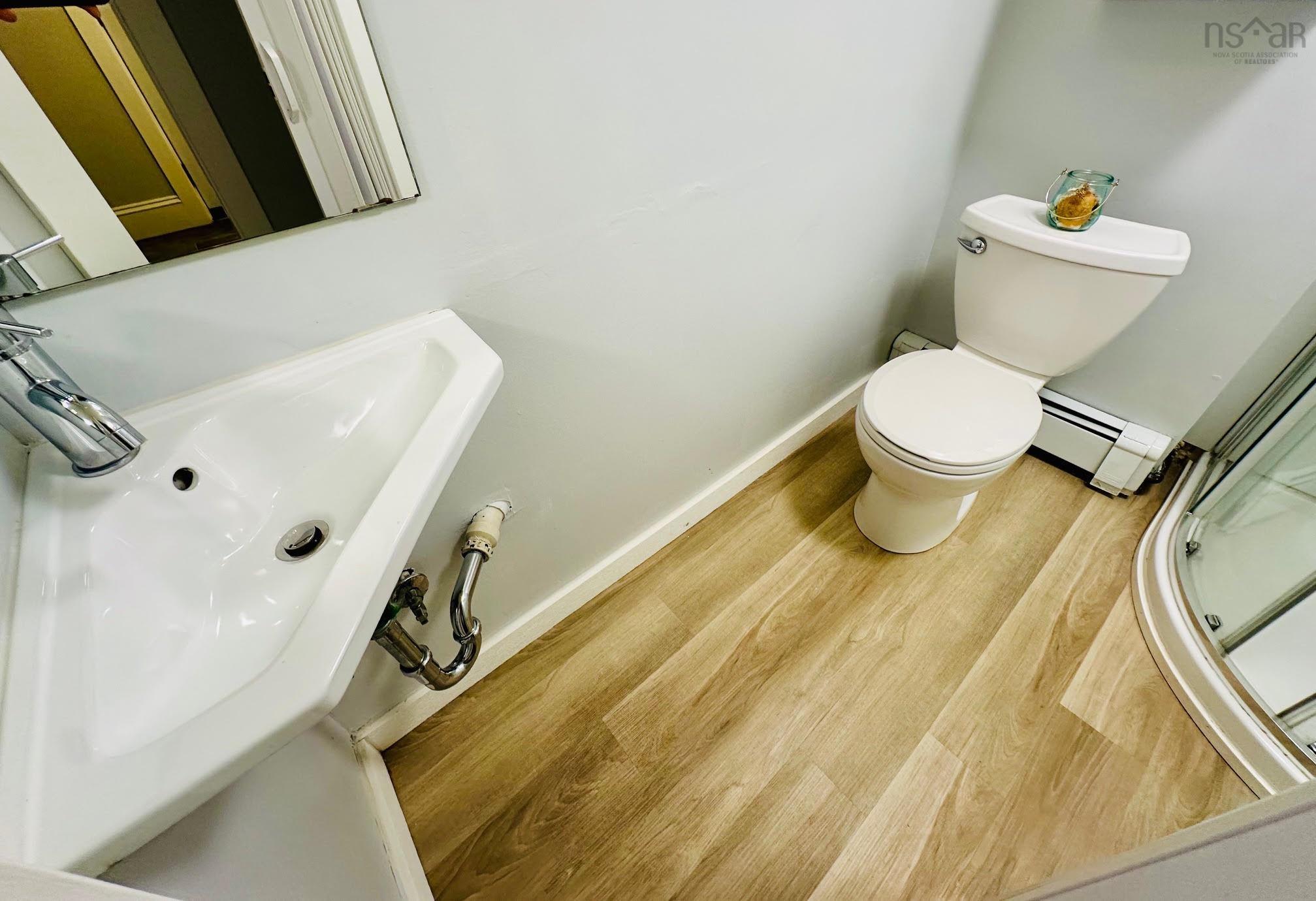 $798,000.00: 2079 & 2081 Poplar Street, Halifax
