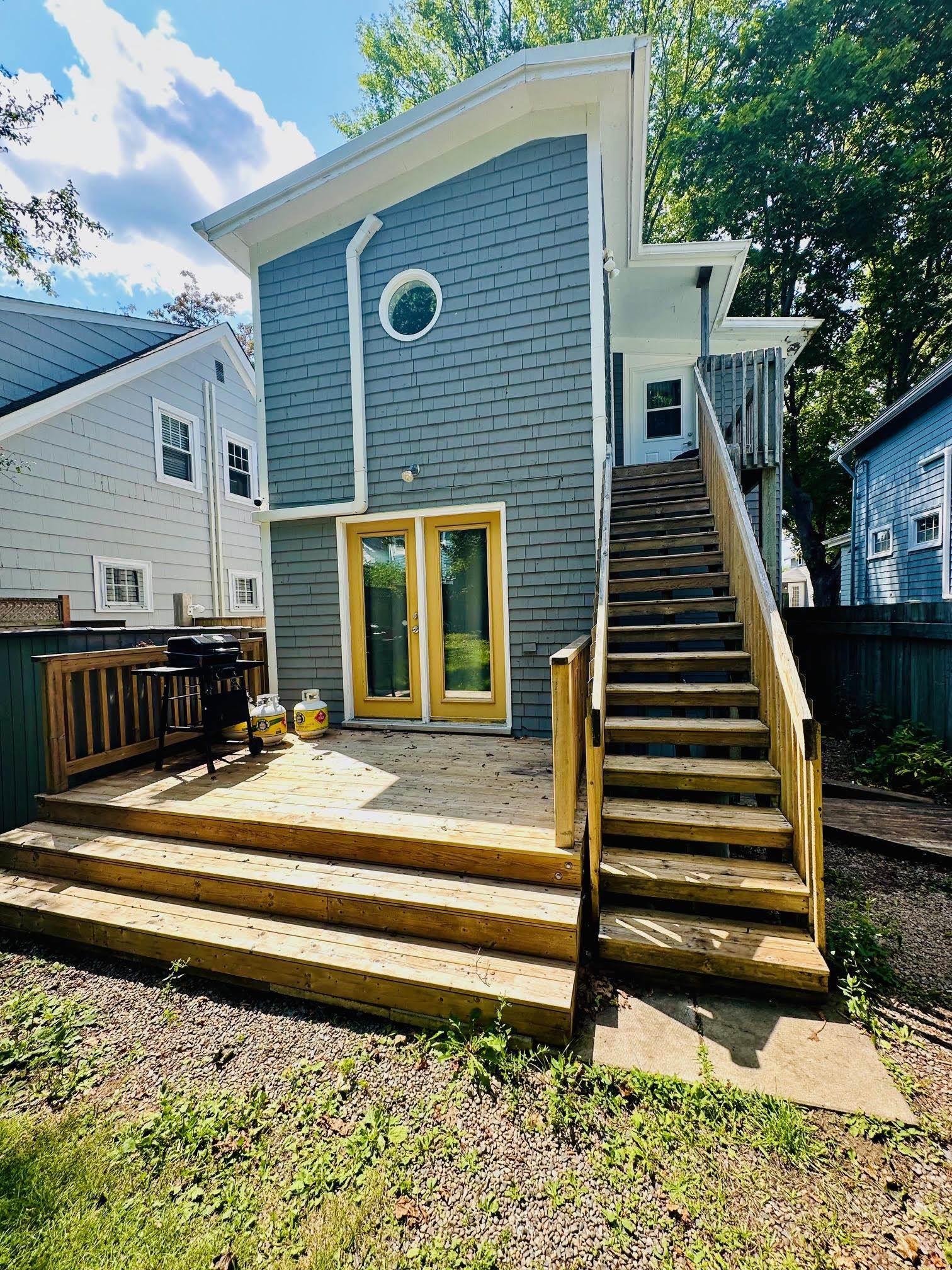 $798,000.00: 2079 & 2081 Poplar Street, Halifax