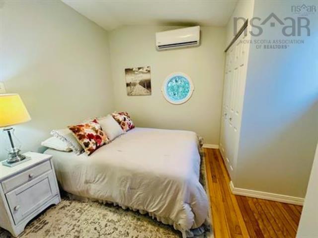 $798,000.00: 2079 & 2081 Poplar Street, Halifax