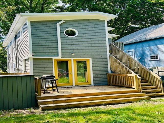 $798,000.00: 2079 & 2081 Poplar Street, Halifax