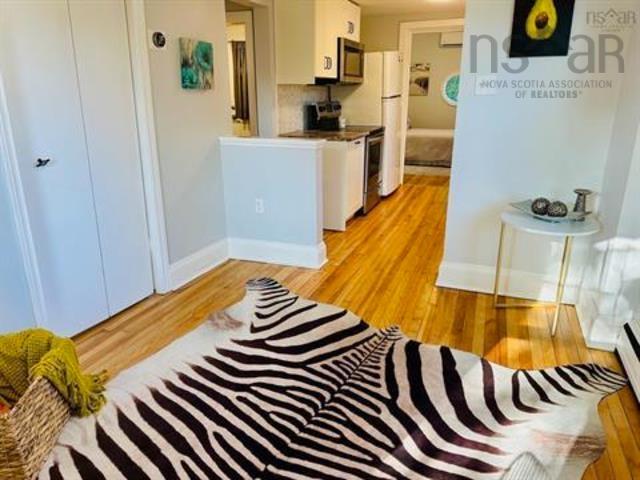 $798,000.00: 2079 & 2081 Poplar Street, Halifax