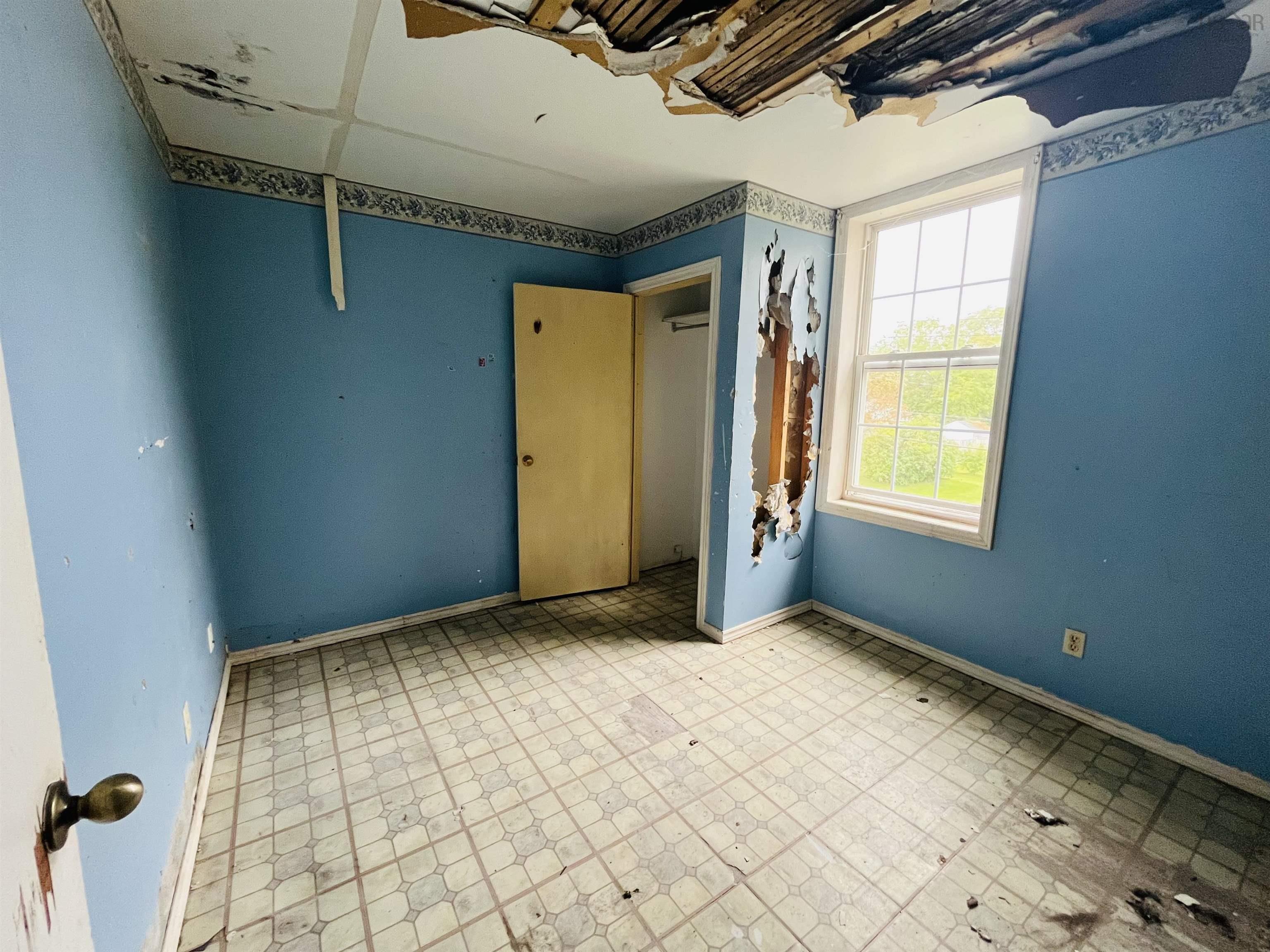 $95,900.00: 26 Fairview Avenue, Amherst