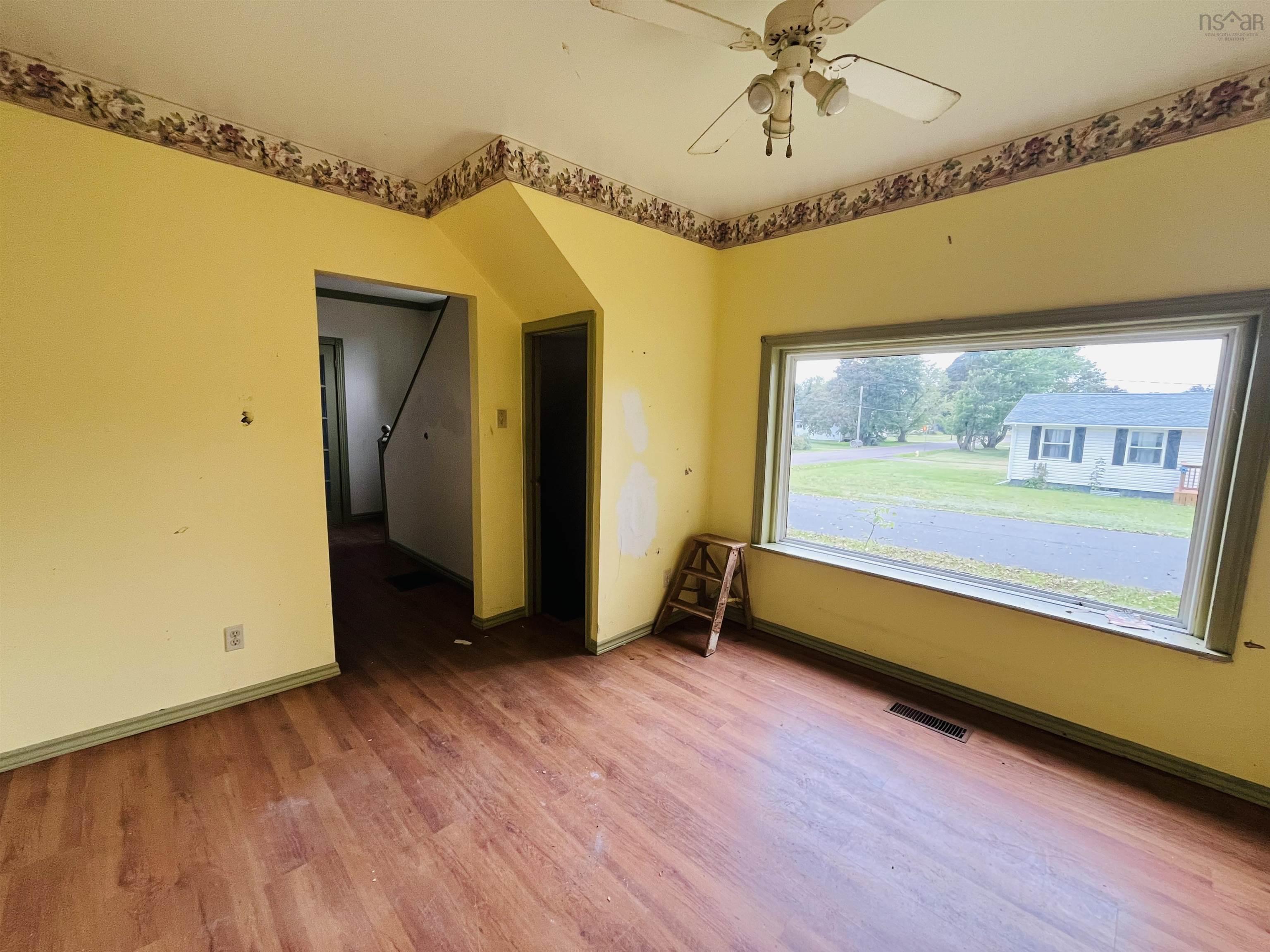 $95,900.00: 26 Fairview Avenue, Amherst
