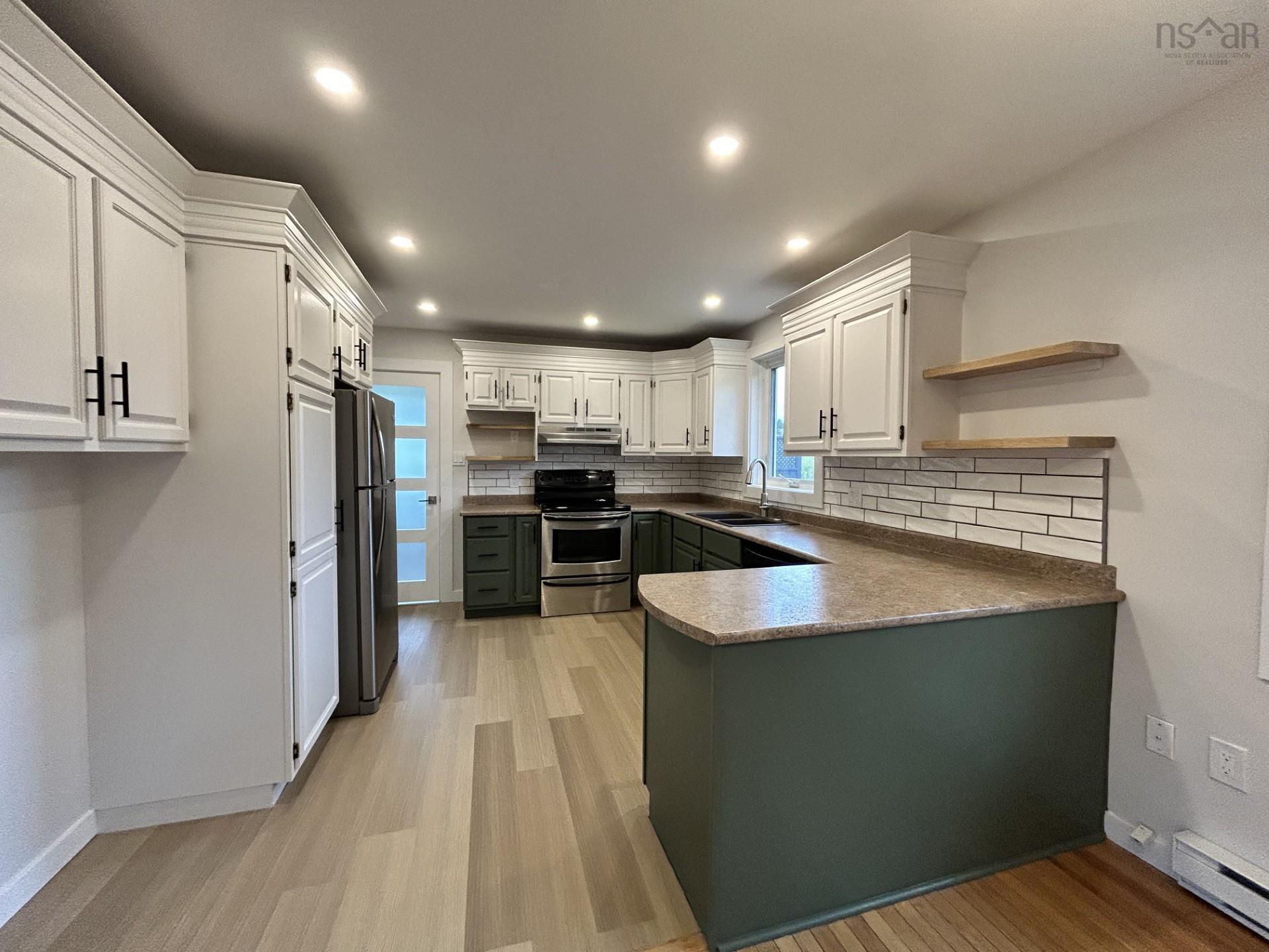$529,900.00: 11 Heritage Drive, West River