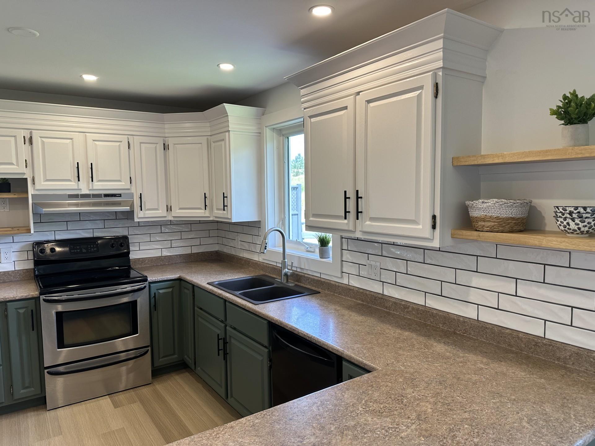 $529,900.00: 11 Heritage Drive, West River