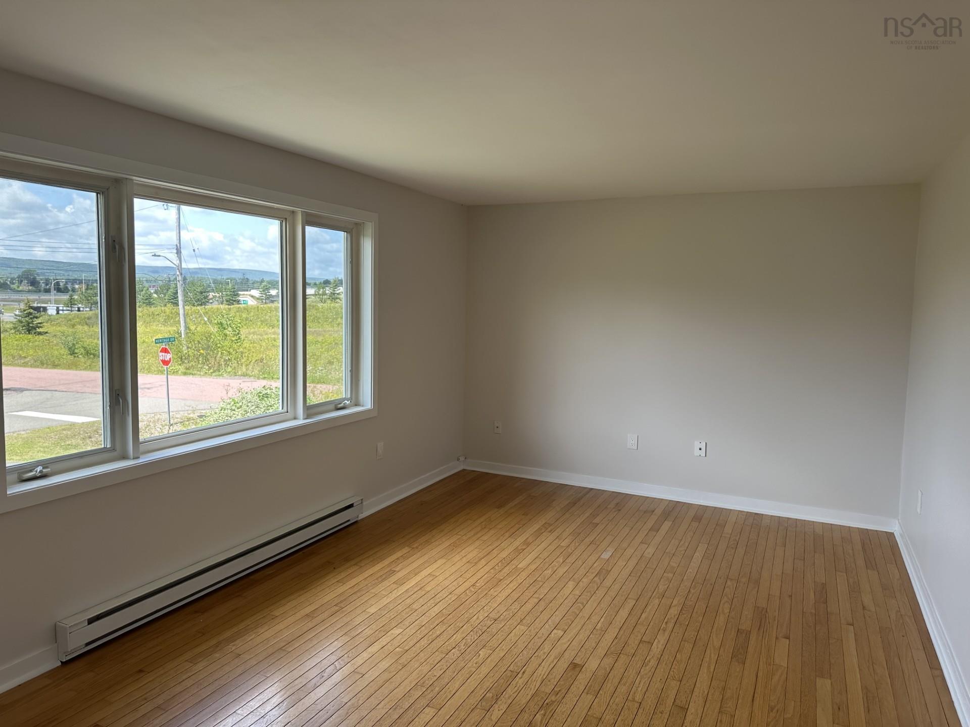 $529,900.00: 11 Heritage Drive, West River