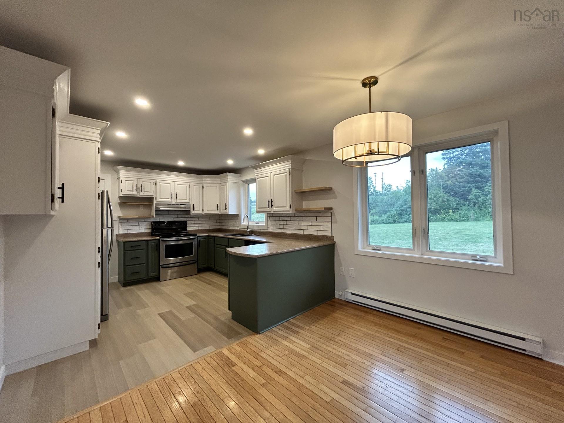 $529,900.00: 11 Heritage Drive, West River