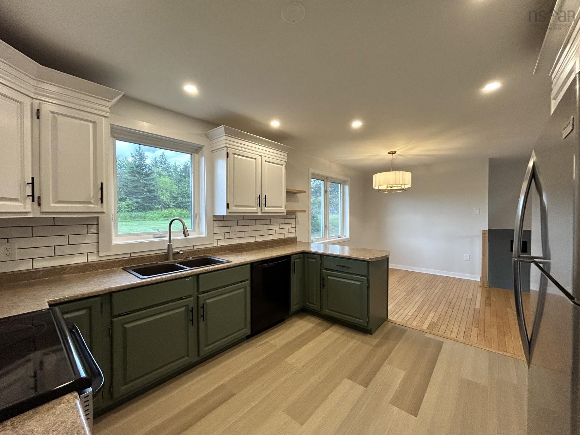 $529,900.00: 11 Heritage Drive, West River