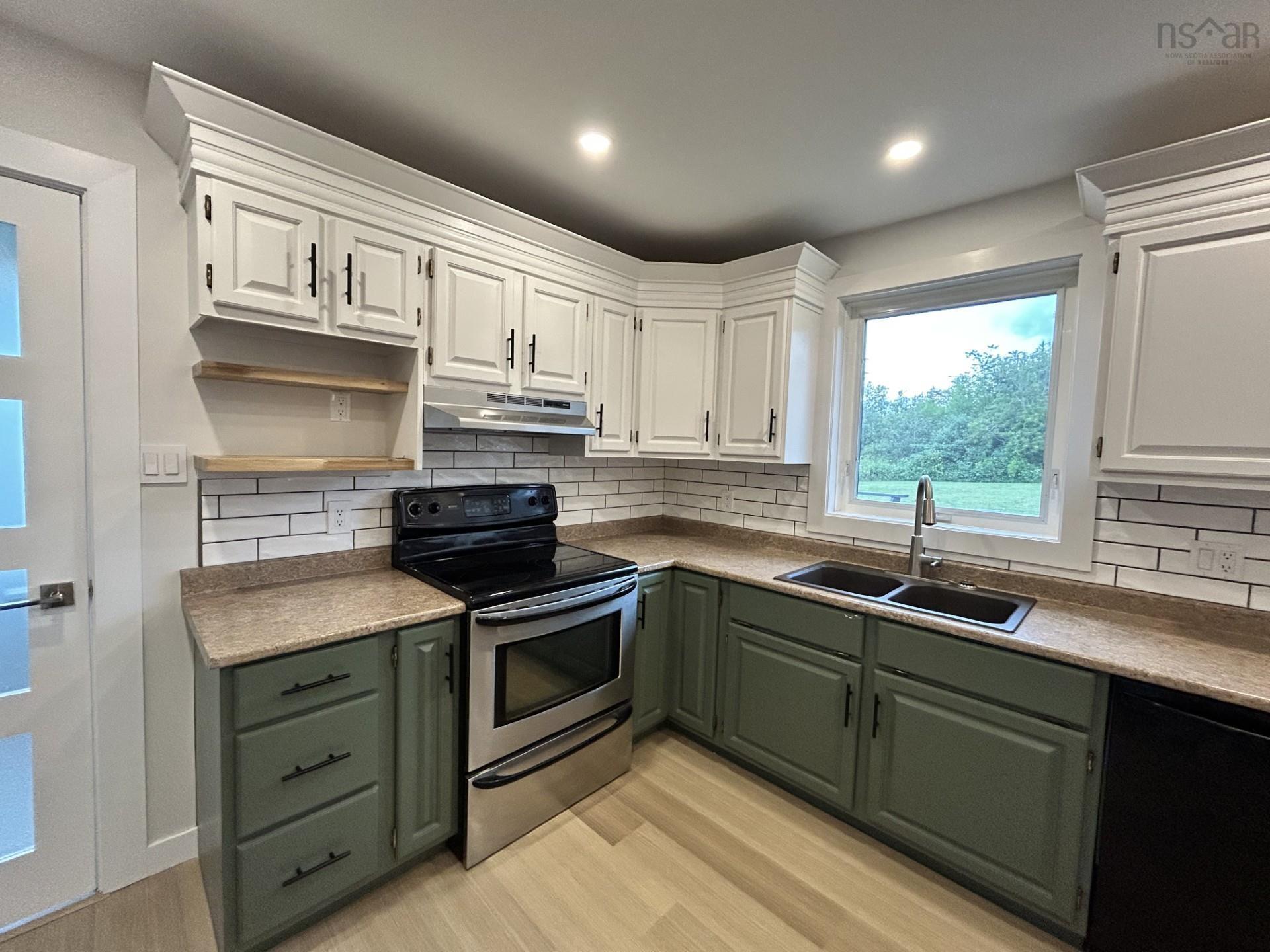 $529,900.00: 11 Heritage Drive, West River