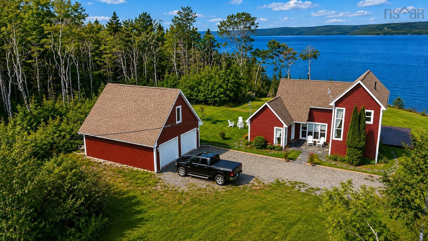 $589,000.00: 4297 West Bay Rd, The Points West Bay