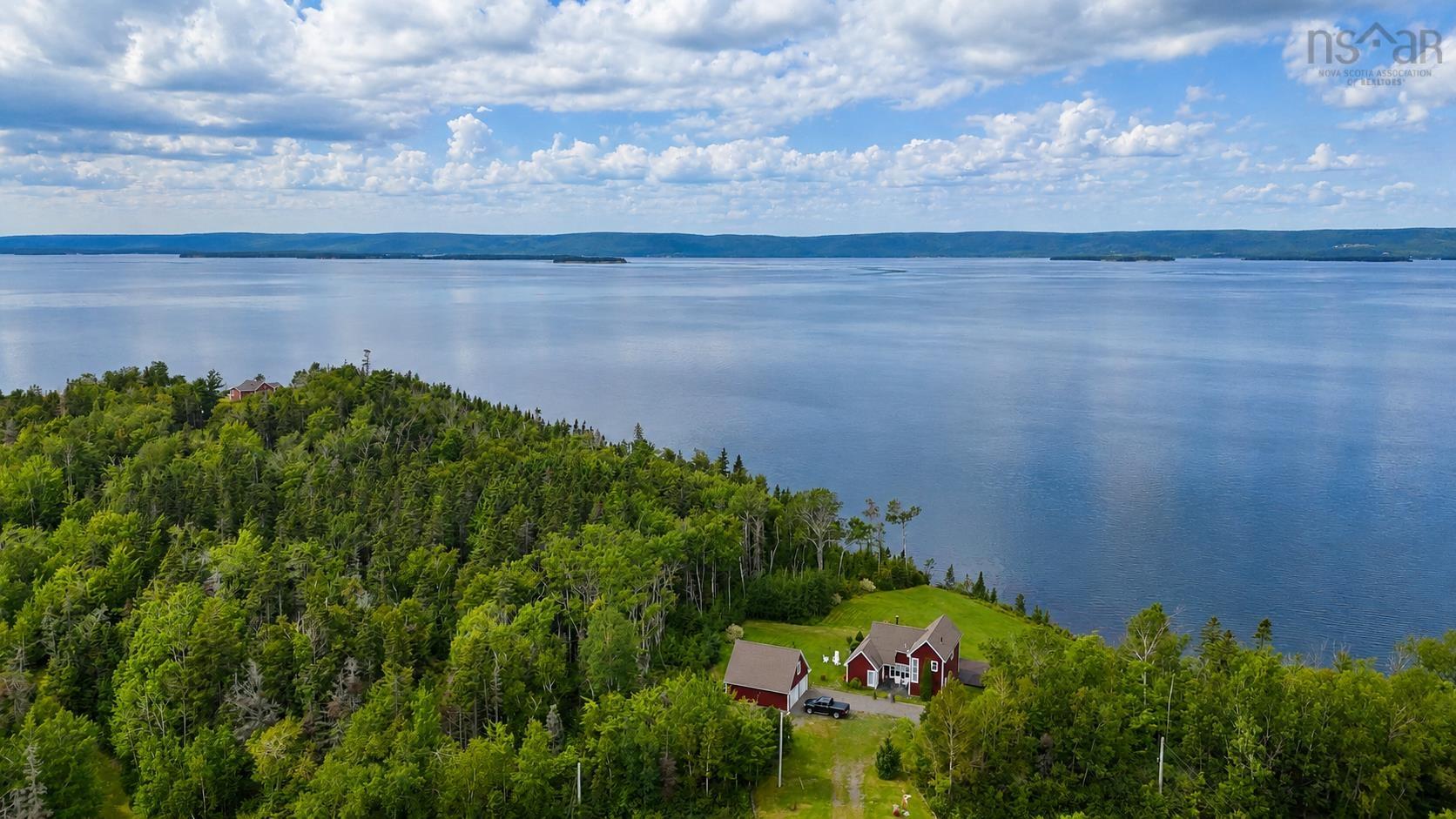 $589,000.00: 4297 West Bay Rd, The Points West Bay
