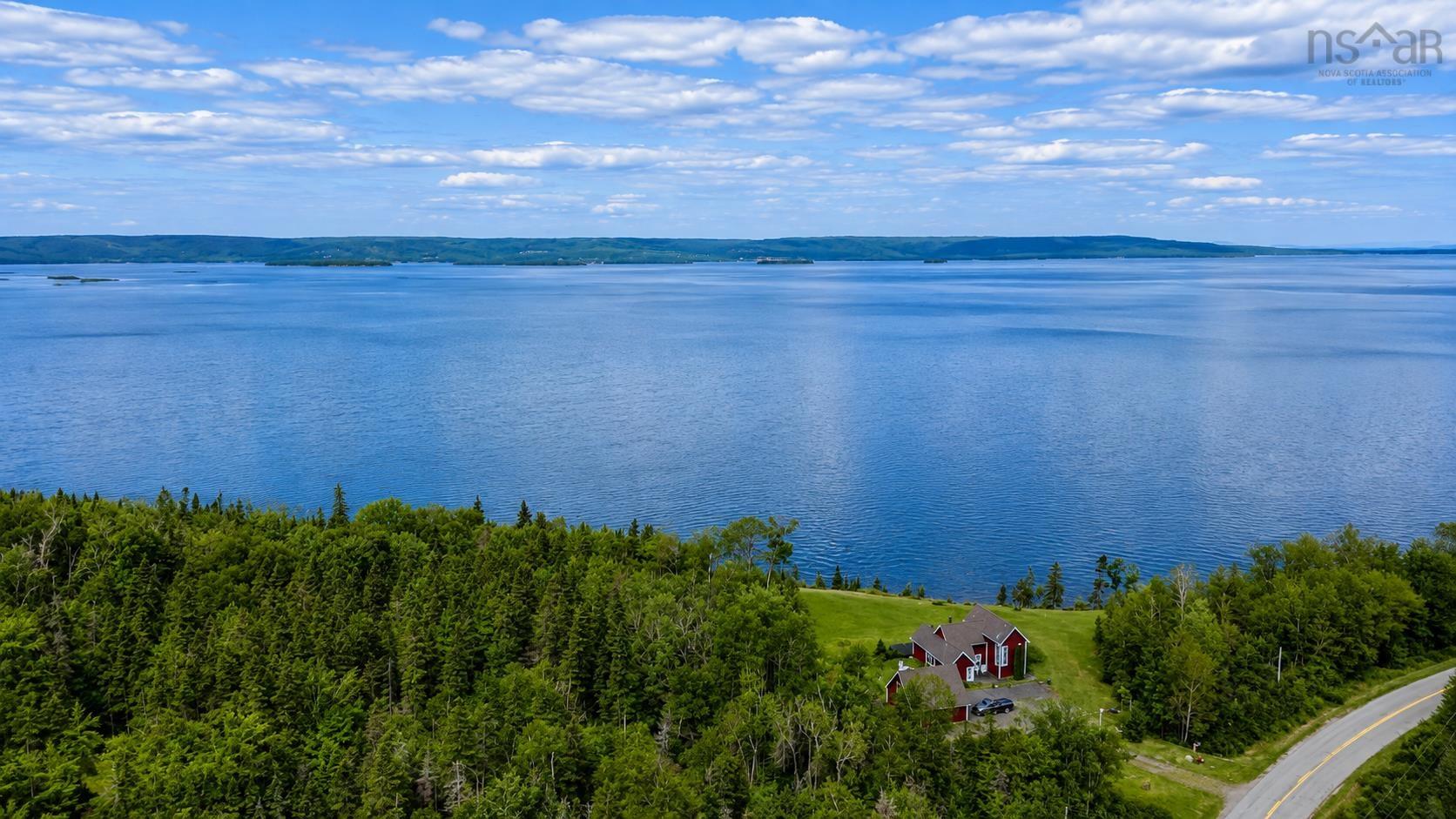 $589,000.00: 4297 West Bay Rd, The Points West Bay