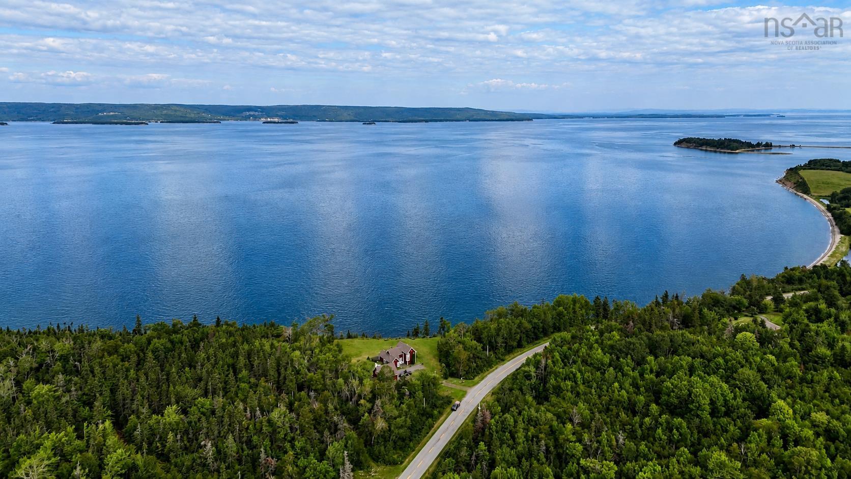 $589,000.00: 4297 West Bay Rd, The Points West Bay