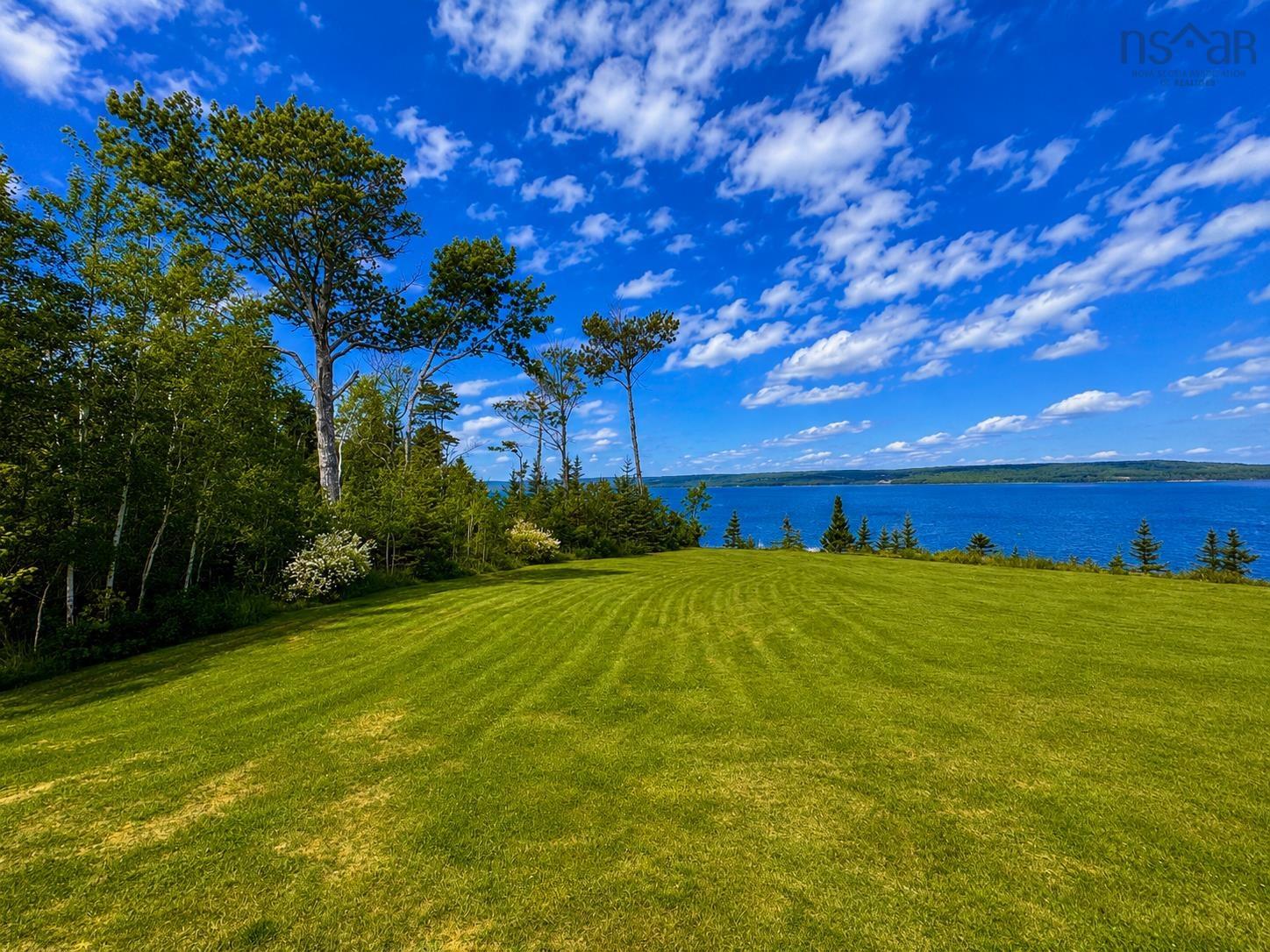 $589,000.00: 4297 West Bay Rd, The Points West Bay