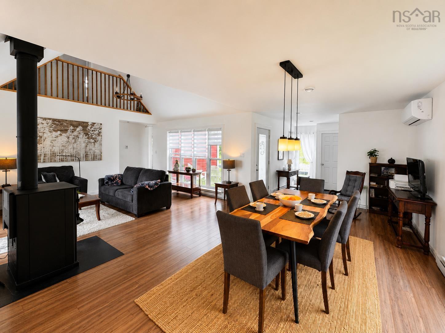 $589,000.00: 4297 West Bay Rd, The Points West Bay