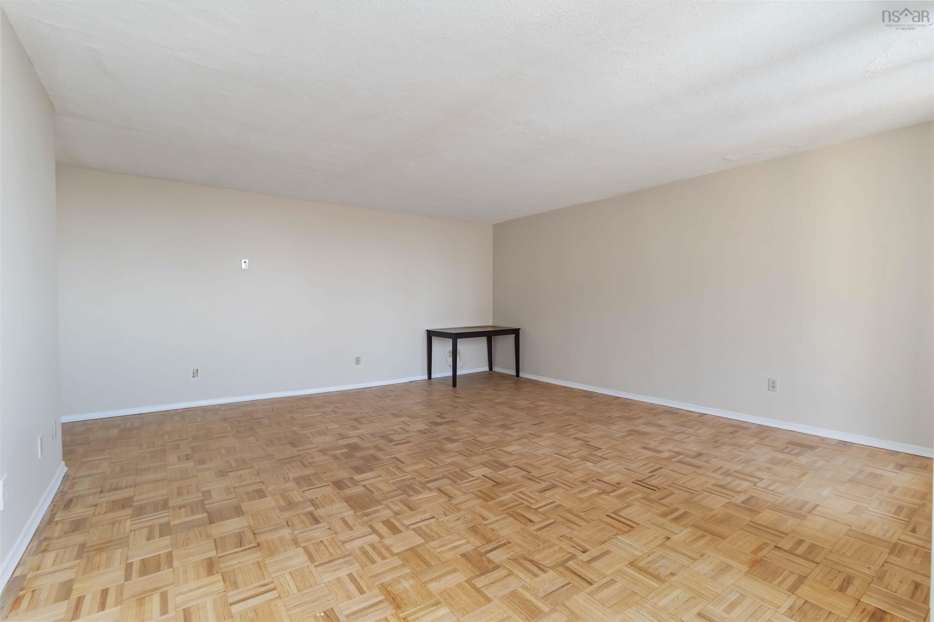 1601 5959 Spring Garden Road, Halifax, NS (MLS® 202620845) — Parquet wood-finish flooring