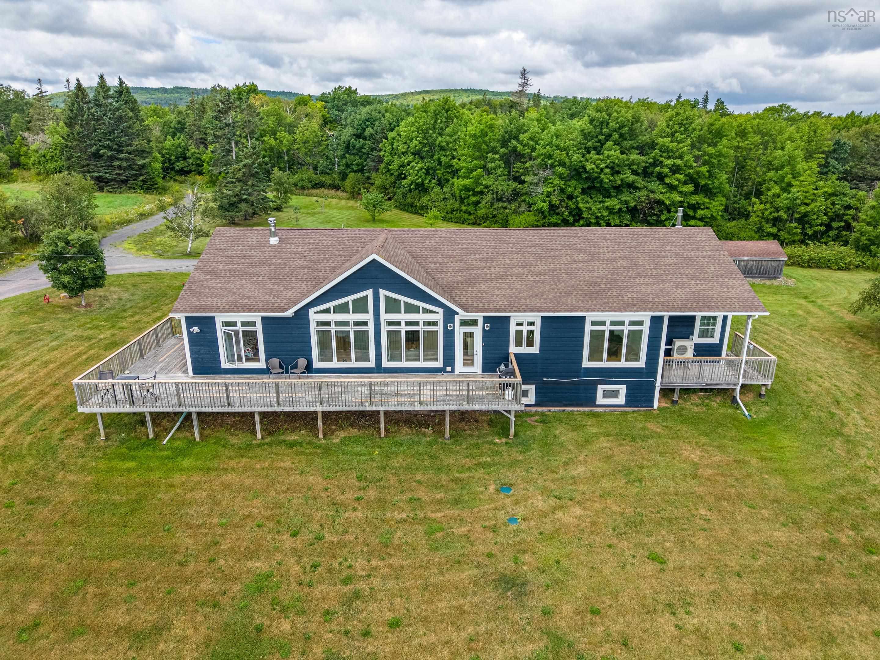 $829,000.00: 92 HAMMER MOUNTAIN Road, Harbour Centre